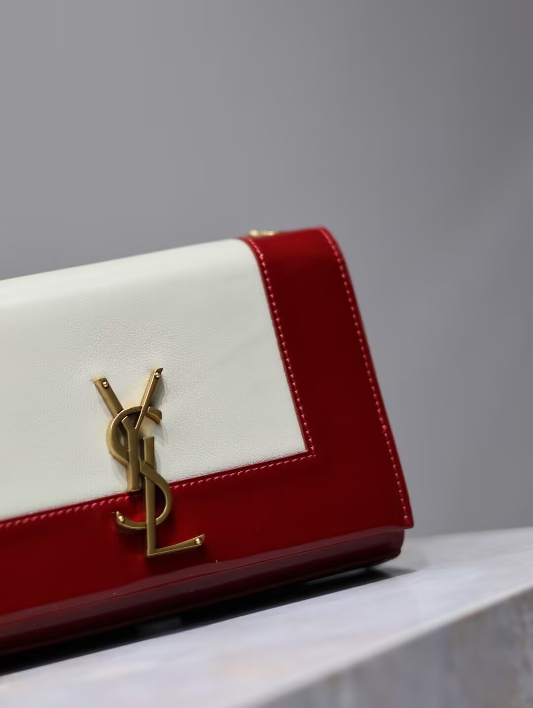 YSL KATE Nappa Patent Calfskin Two-Toned 20x13.5x6cm