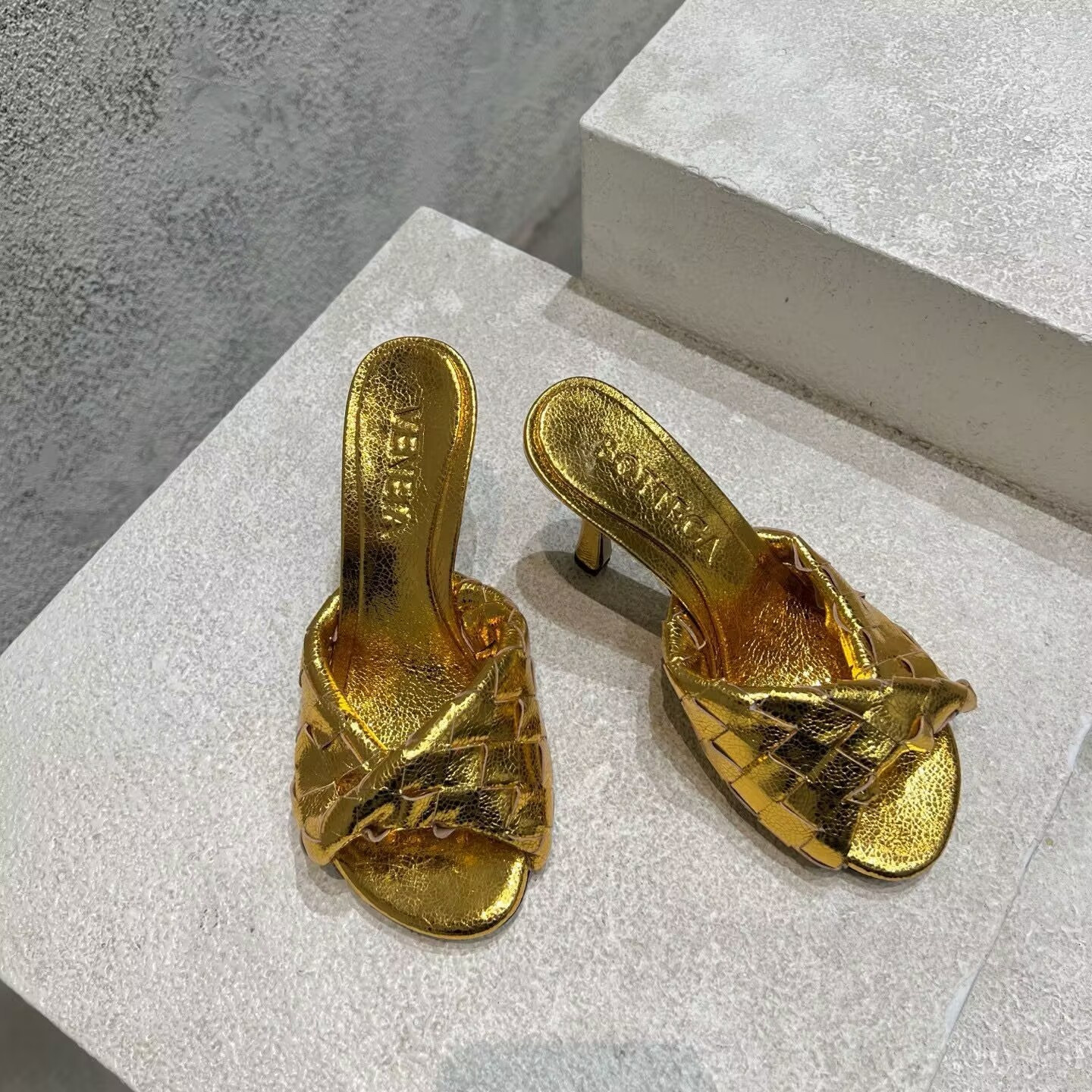 UA Bottega Veneta Blink Slides