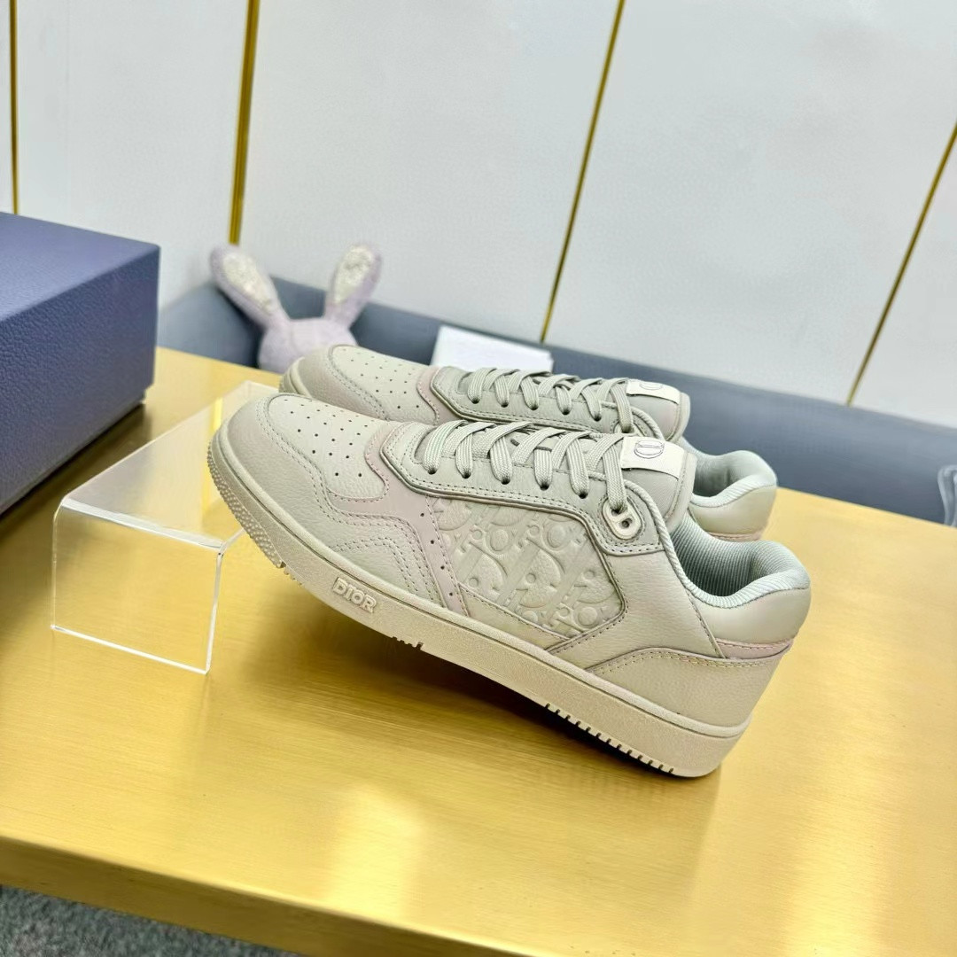 UA DIOR B27 Low-Top Sneaker Beige Grained Calfskin and Beige Dior Gravity Leather