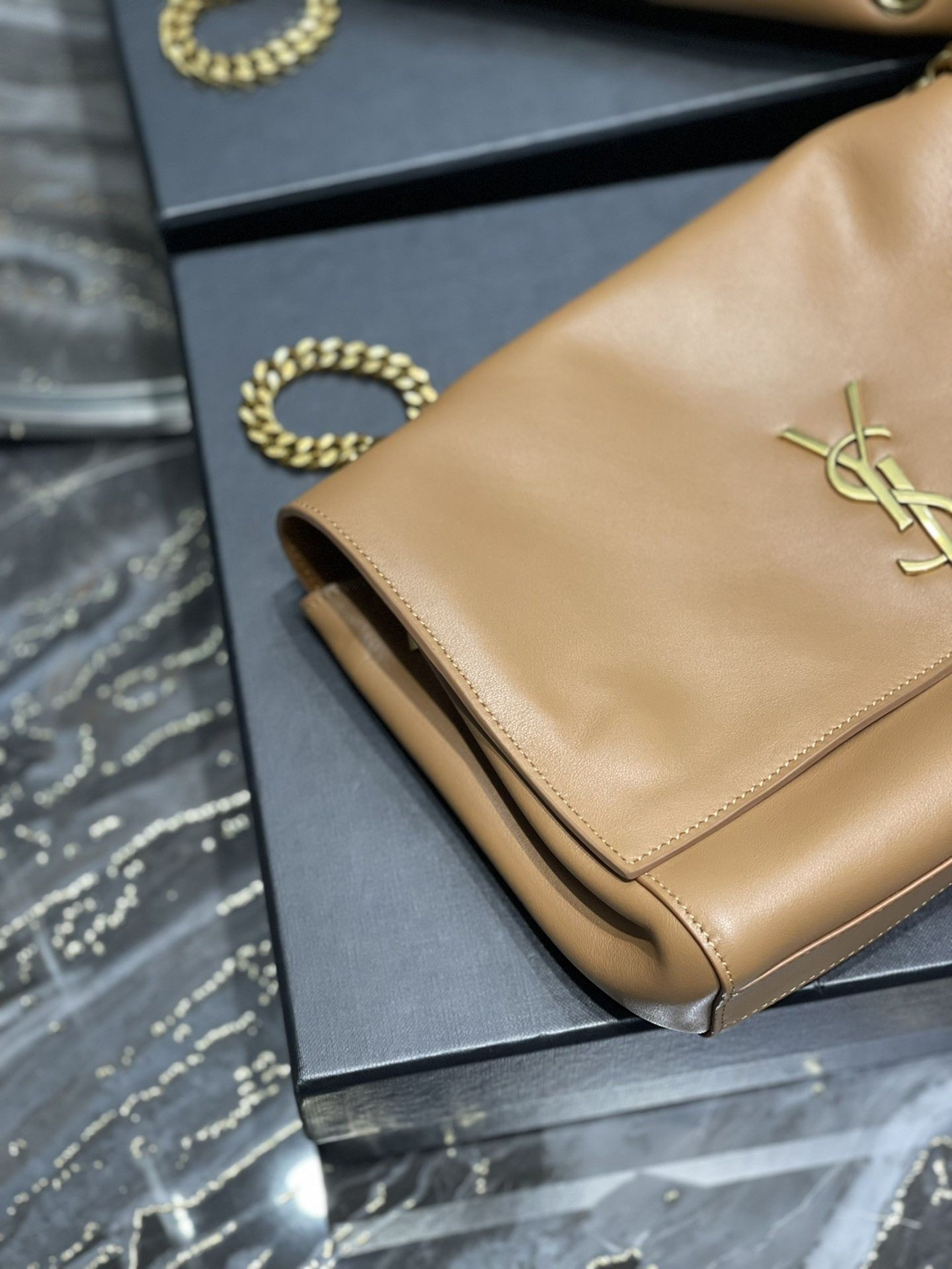 YSL Kate Reversible Suede and Leather Shoulder Bag 28.5x20x6cm