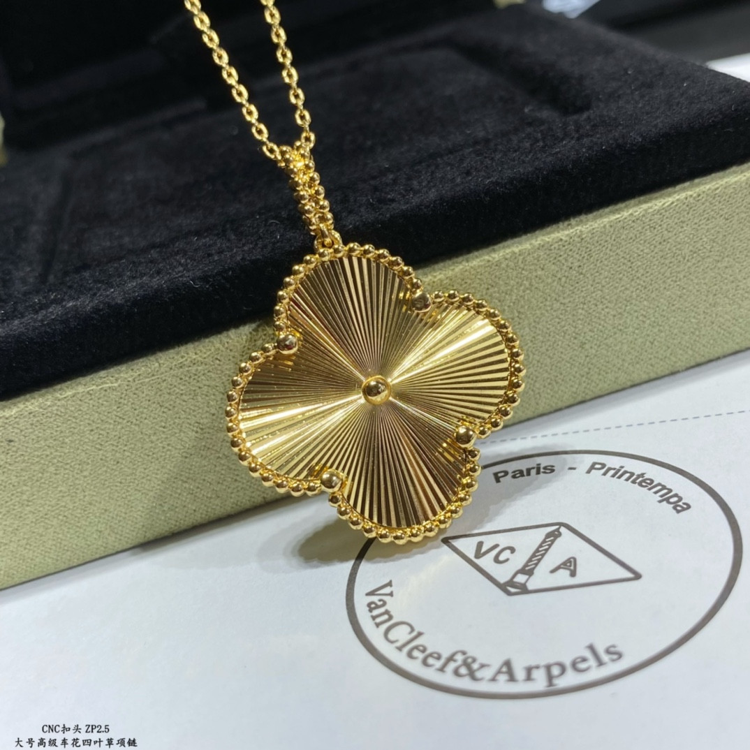 Van Cleef & Arpels Large Four Leaf Clover Necklace Diameter approx 2.5cm,Chain length approx 80cm