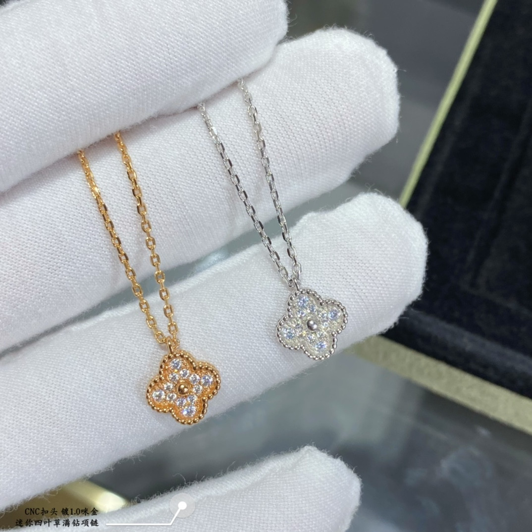 Van Cleef & Arpels Mini Diamond Four-Leaf Clover Necklace Diameter approx 1.0cm,Chain length approx 40+5cm