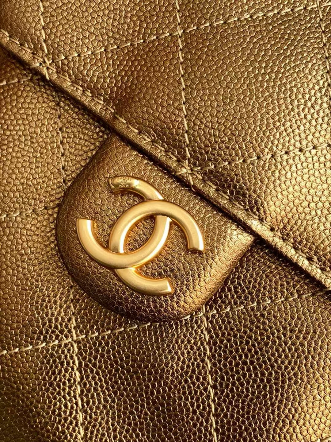CHANEL 25C Bucket Bag 26x30x14cm