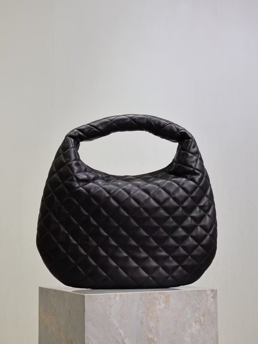 YSL ICARE Hobo In Quilted Nappa 42x30x4cm