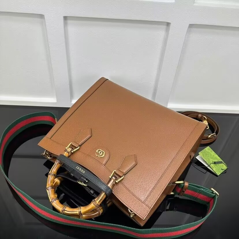Gucci Diana large tote bag 35x30x14 cm