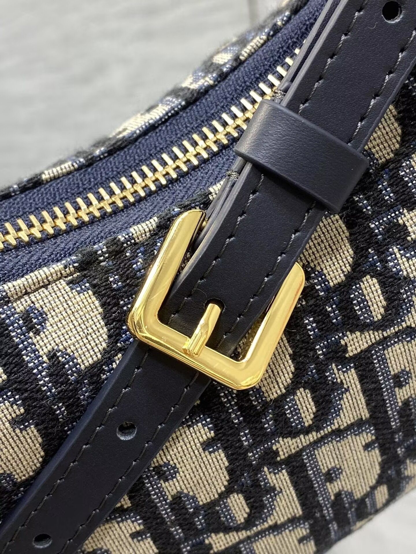 Dior 30 Montaigne Cigale Bag 18x6.5x11cm