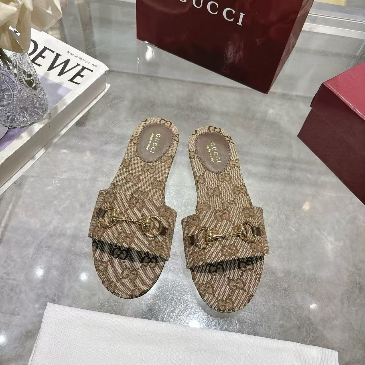 UA Gucci GG Canvas Siaga Slide Sandals