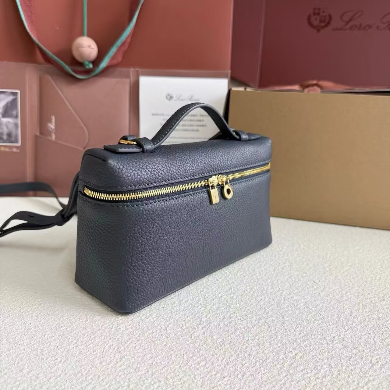 Loro Piana Extra Pocket L19 Grained Calfskin 11 x 19 x 6.5 cm