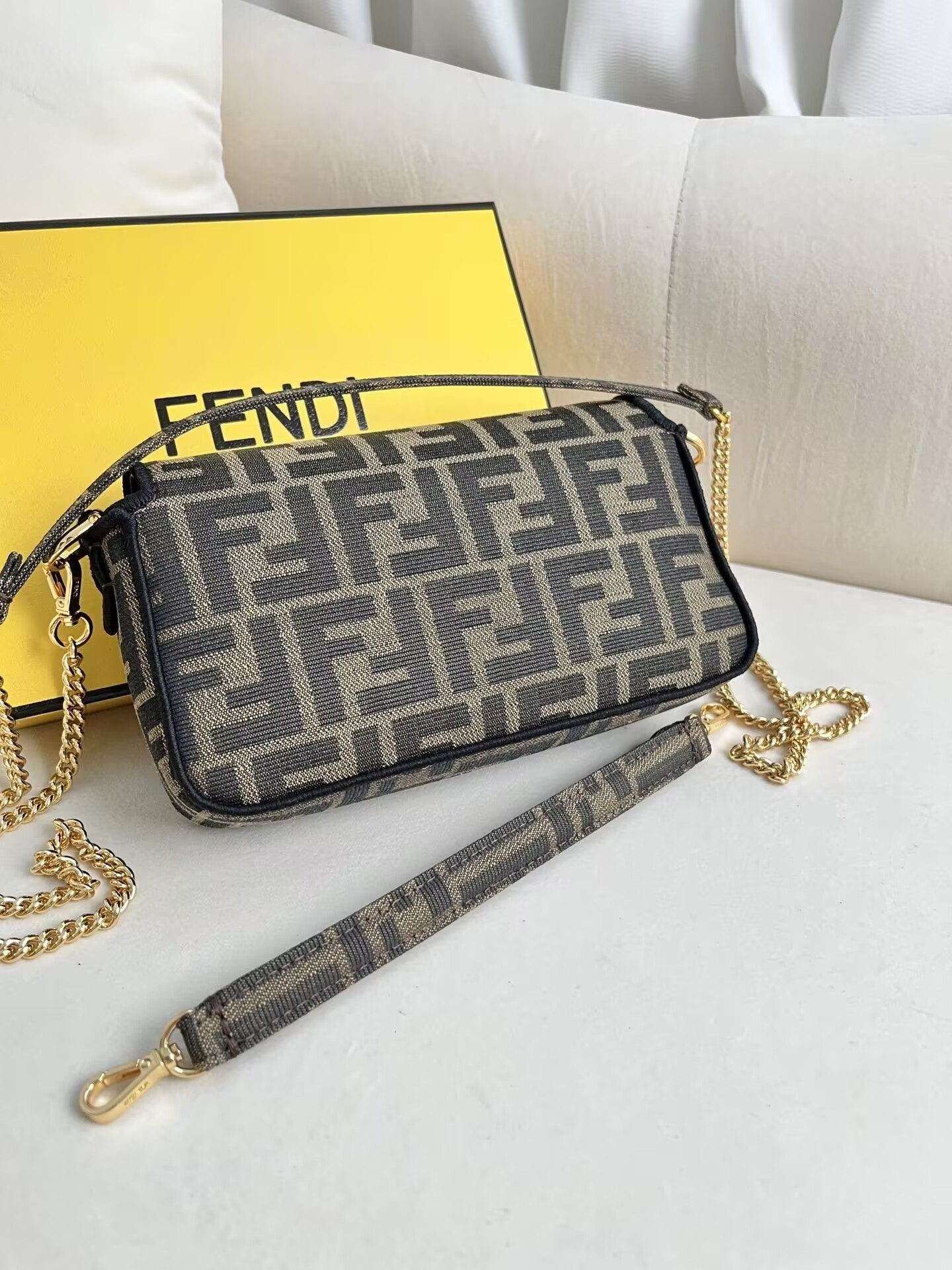 Fendi Baguette Mini 19x4x11.5cm