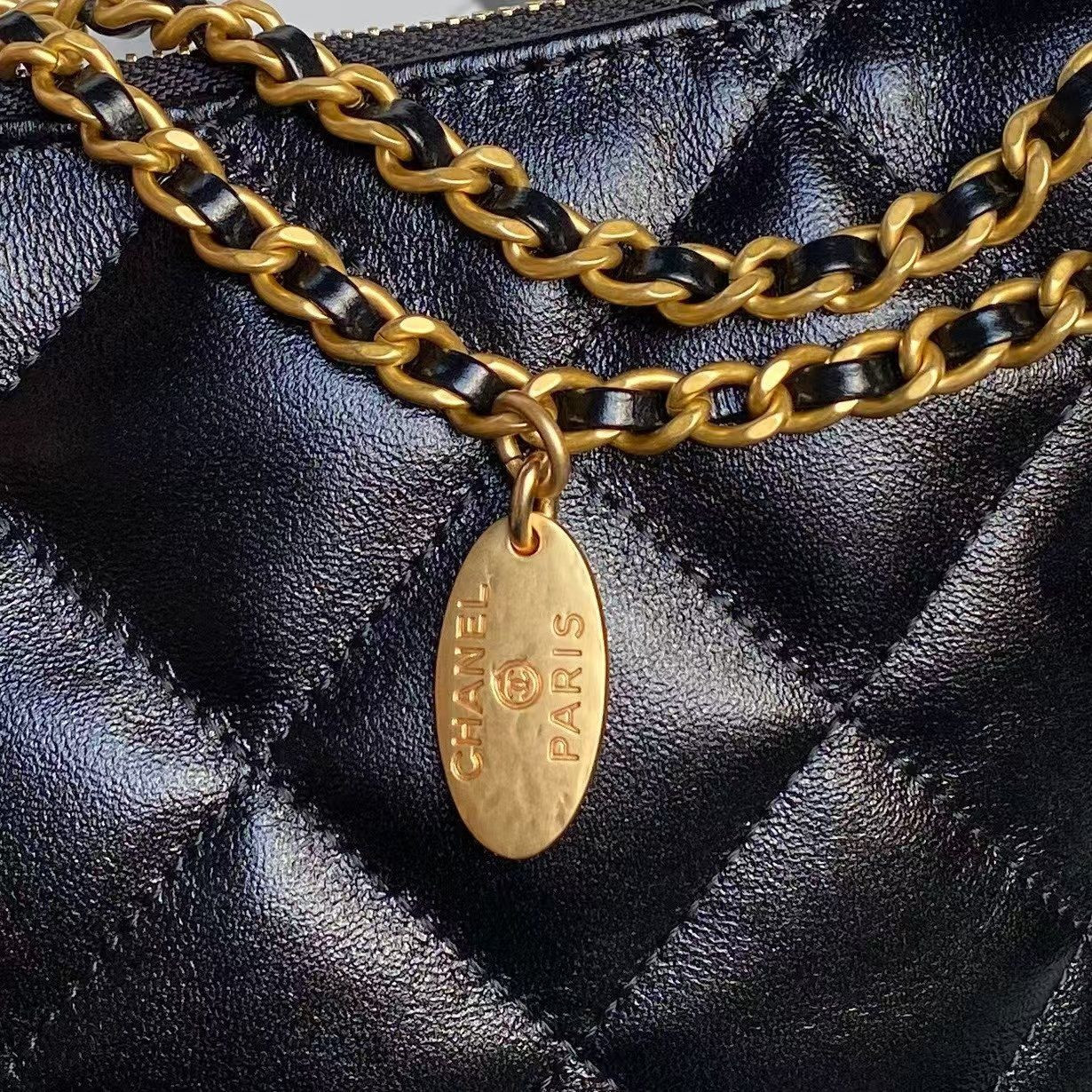 Chanel Hobo Chain Shoulder Bag 20x32x6cm