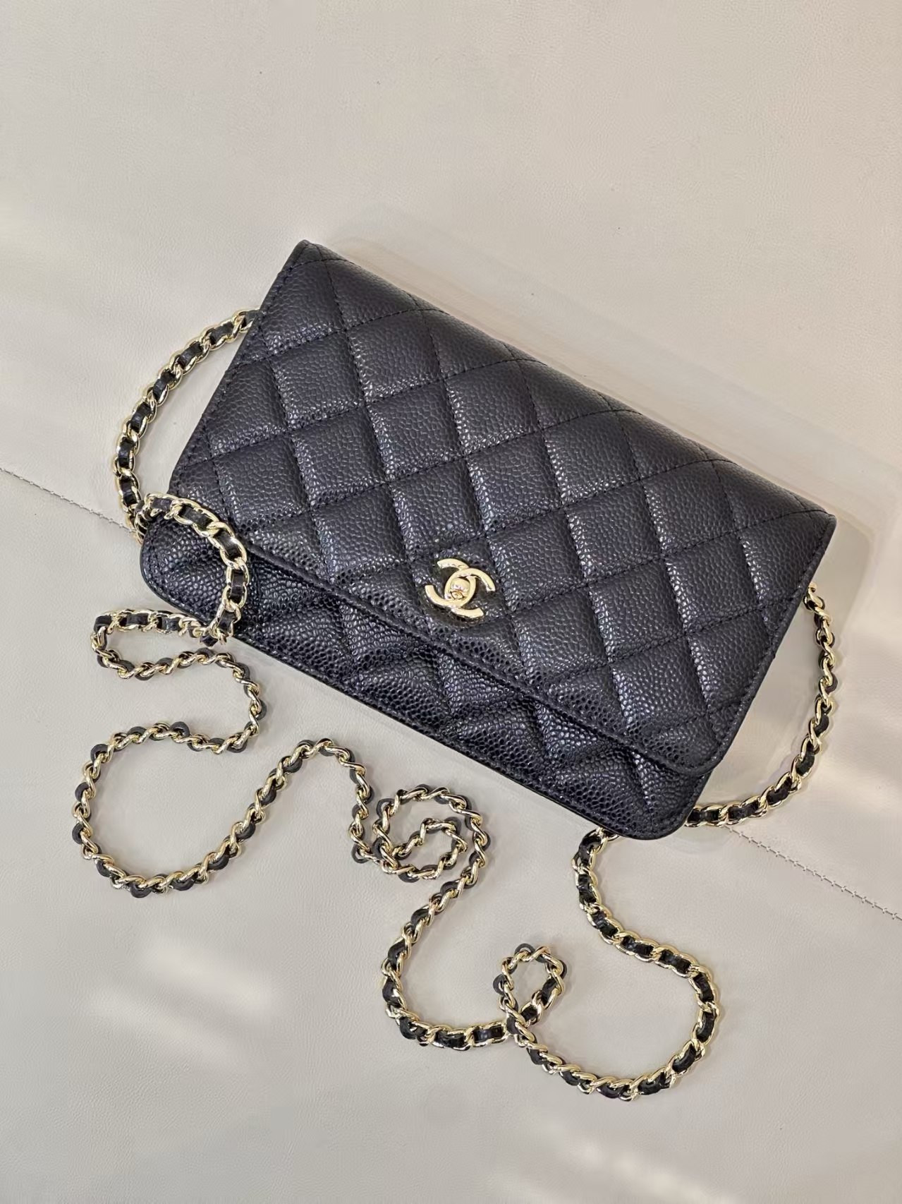 CHANEL WOC CLASSIC WALLET ON CHAIN 13x19cm