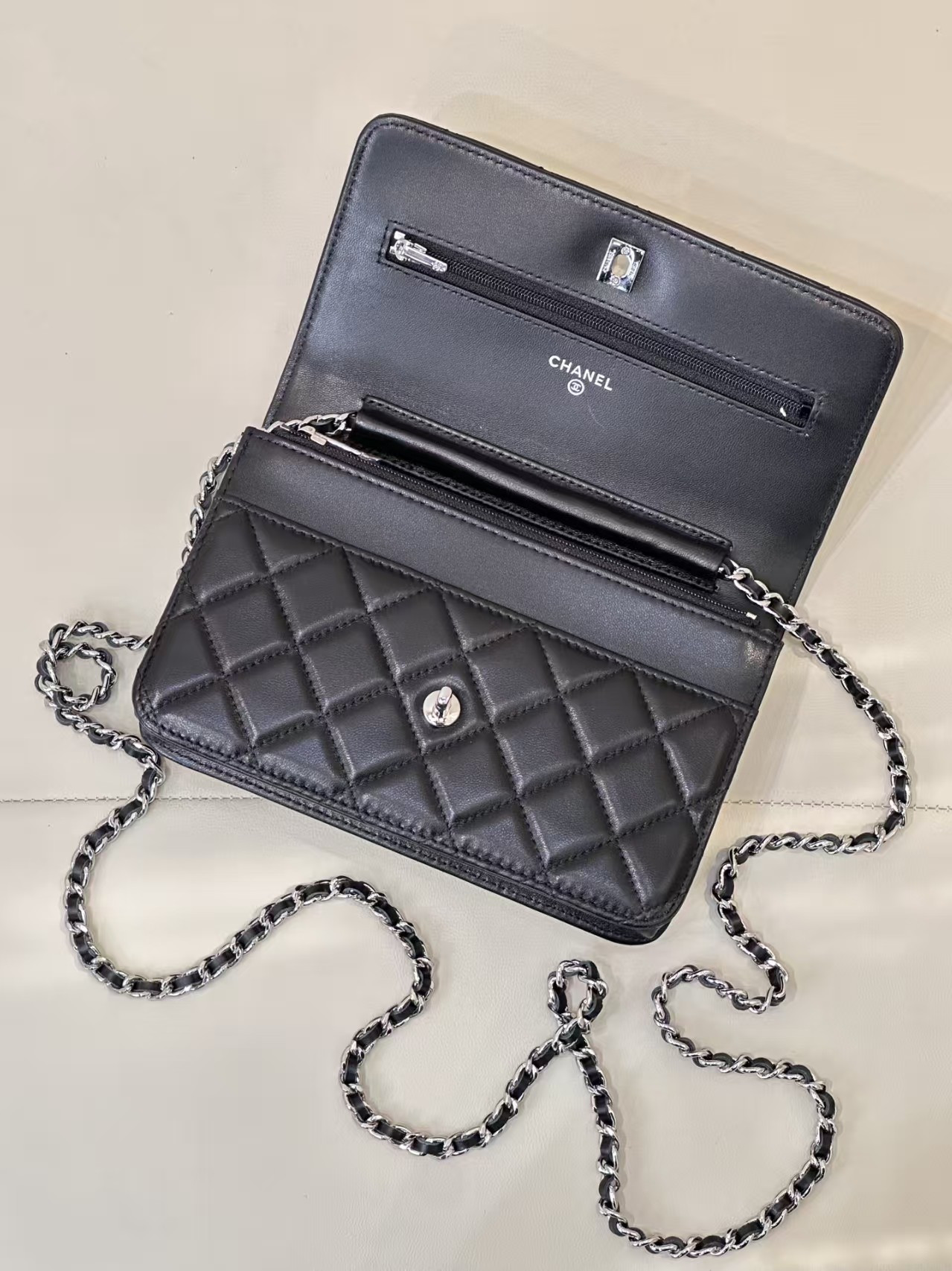 CHANEL WOC CLASSIC WALLET ON CHAIN 13x19cm