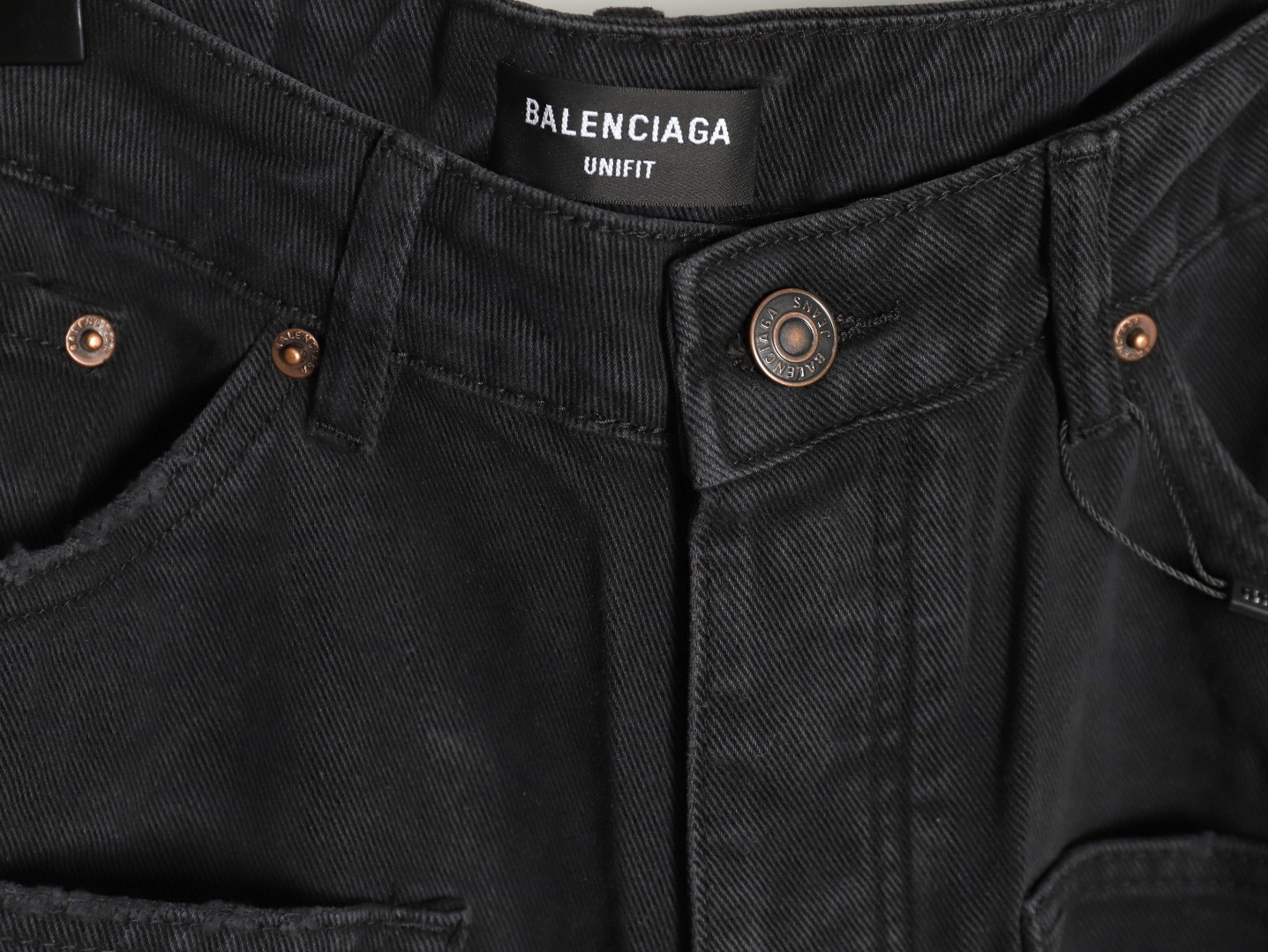 Balenciaga BLCG 24ss shorts