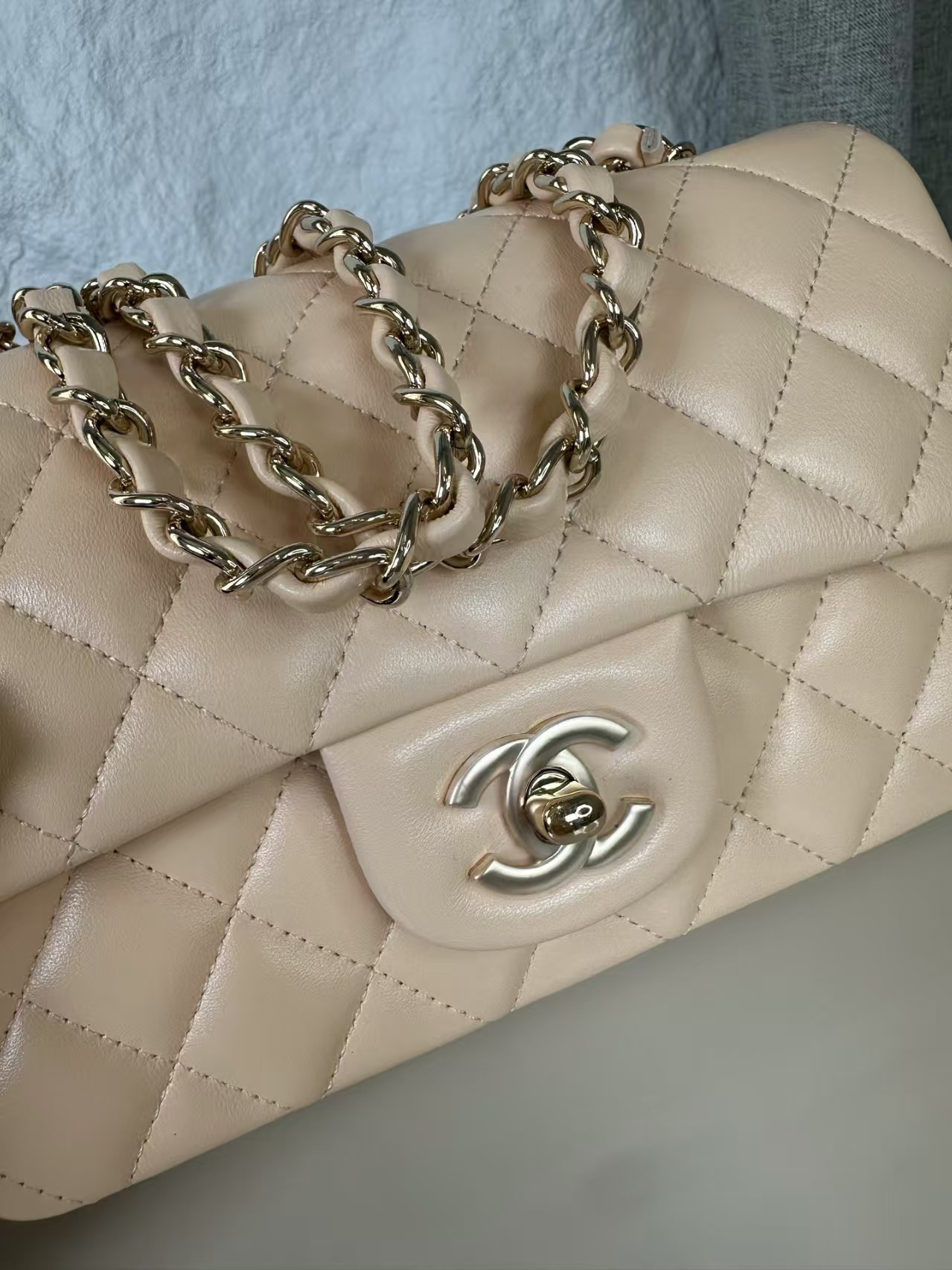 Chanel Mini Flap Bag 20x12x6cm