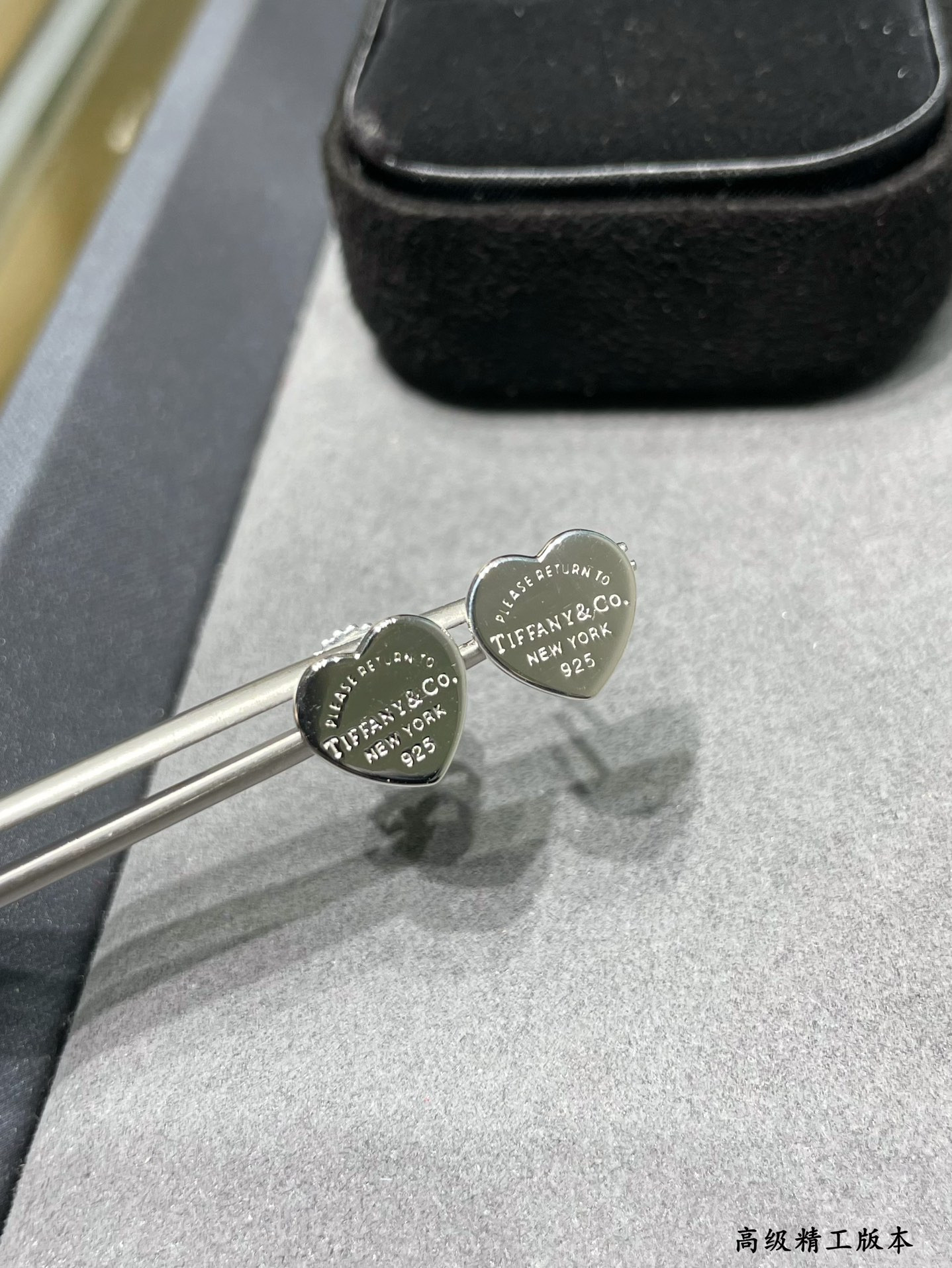 Tiffany & Co. Heart Stud Earrings in Sterling Silver Ag925