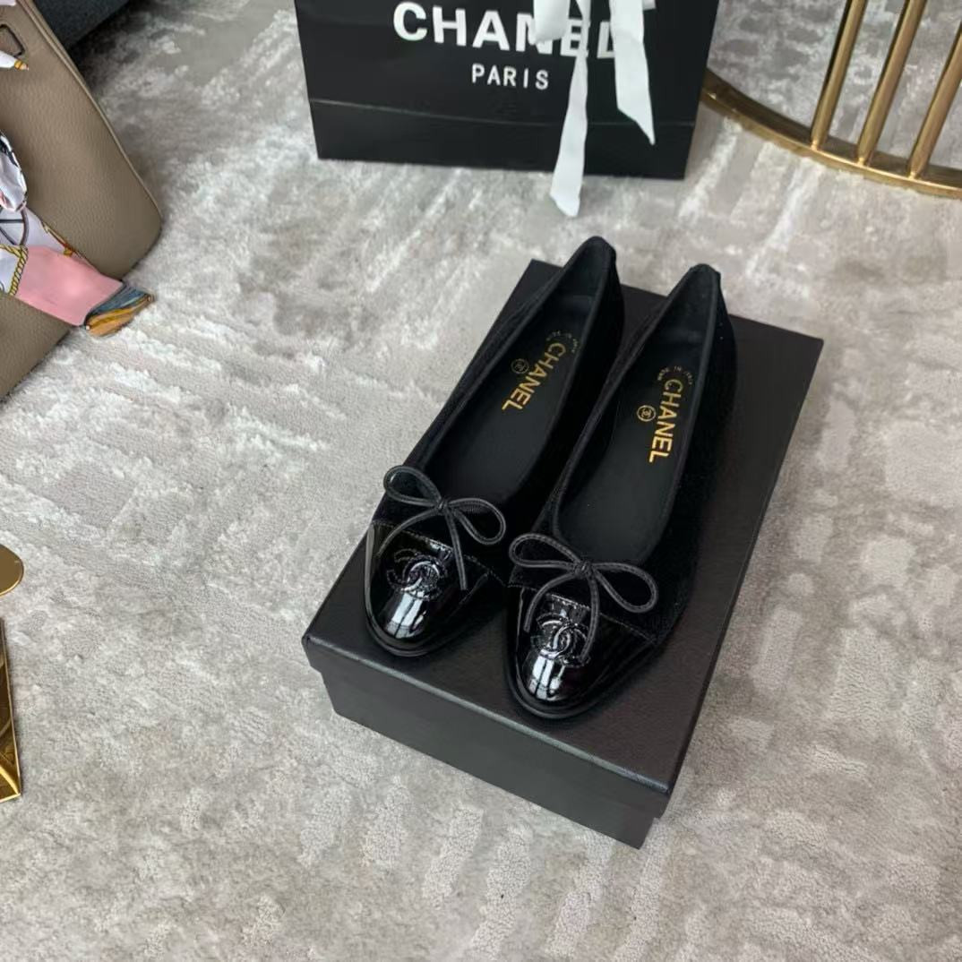 UA CHANEL BALLET FLATS