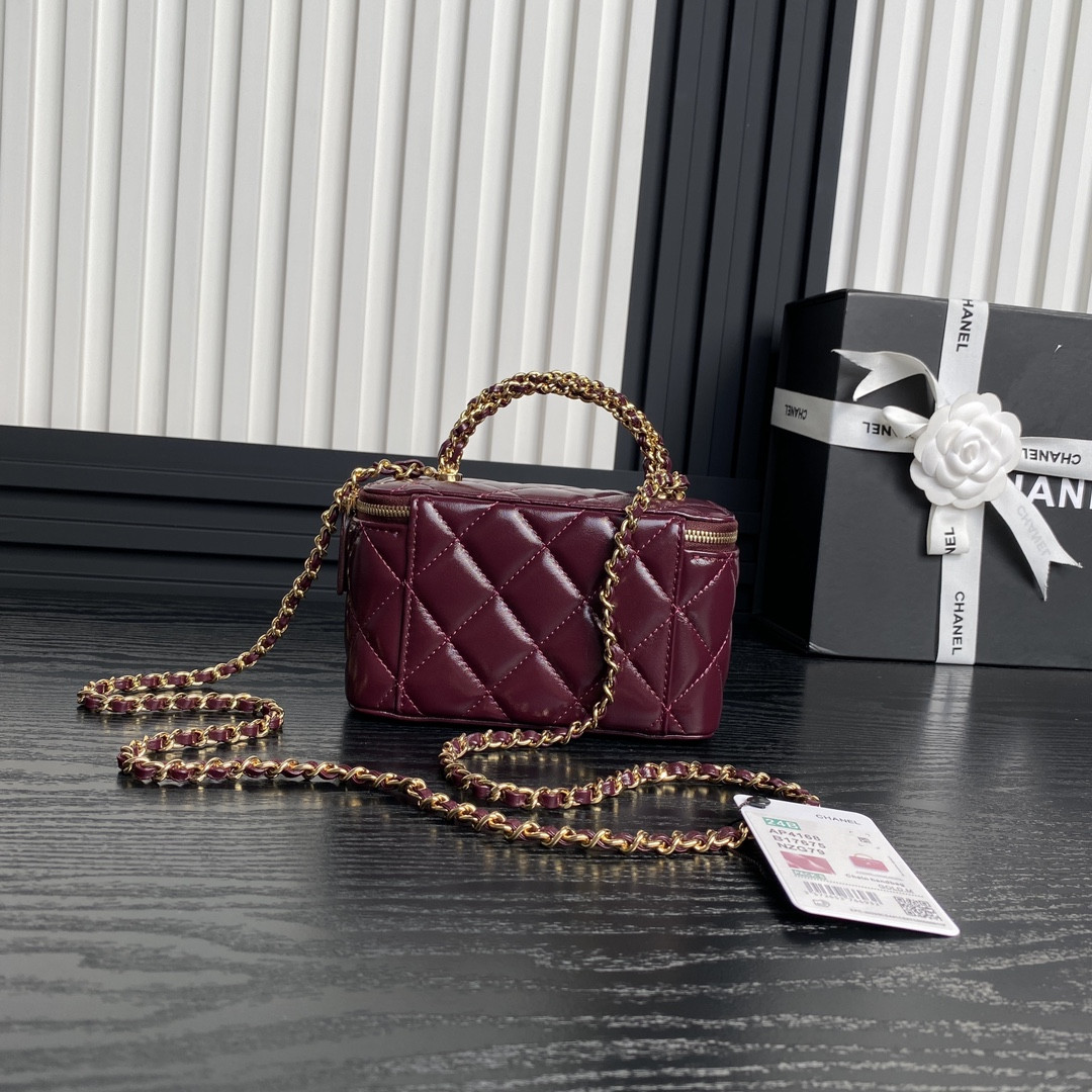 Chanel Clutch With Chain 9.5x 17x 8CM