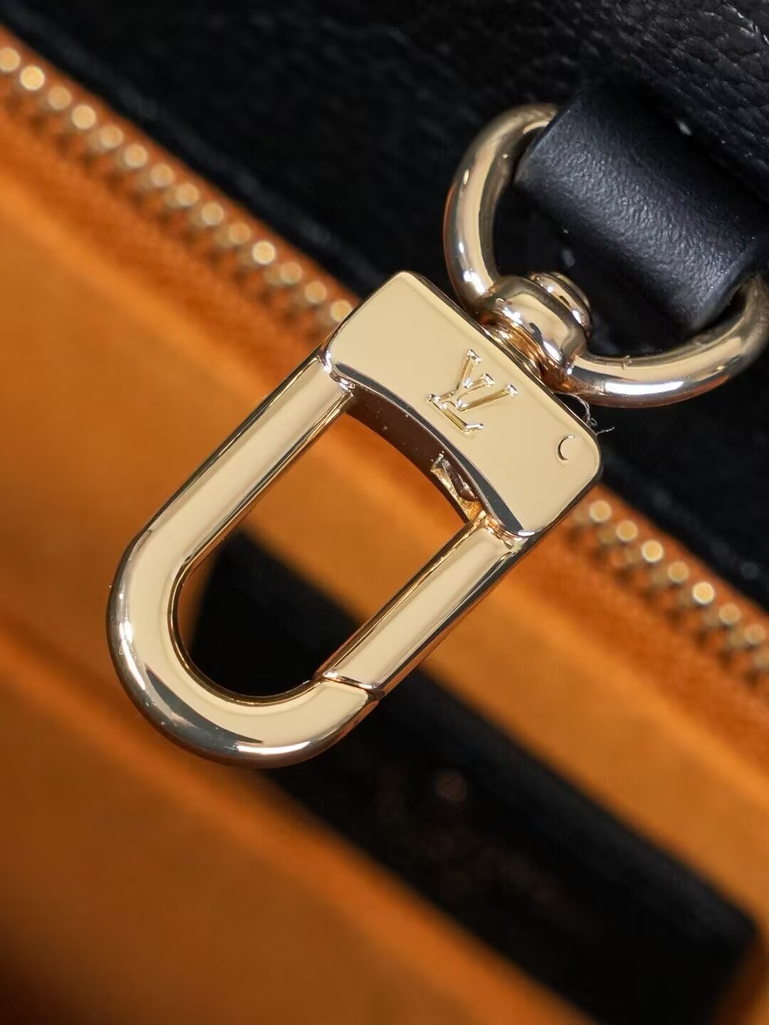 LV OnTheGo MM M45595 35 x 27 x 14 cm