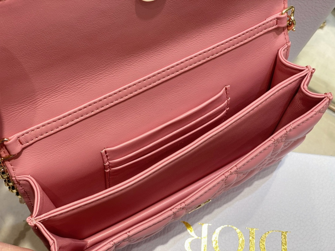 MISS DIOR MINI BAG Melocoton Pink Pearlescent Cannage Lambskin S0980ONJL_M92P 21 x 11.5 x 4.5 cm