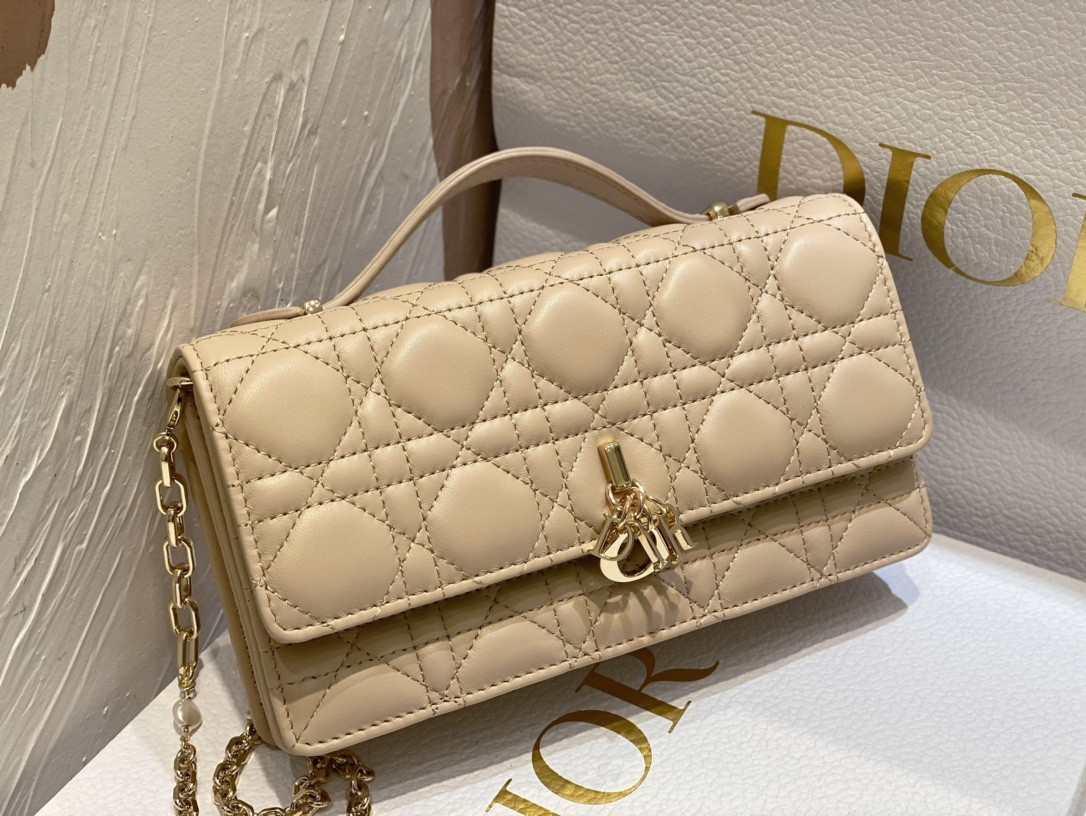 MISS DIOR Mini Handbag Beige Cannage Woven Pattern Lambskin S0980ONMJ-M116 21 x 11.5 x 4.5 cm