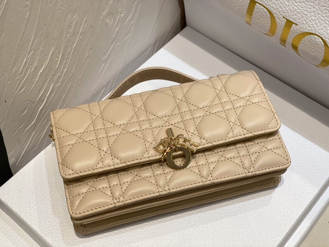 MISS DIOR Mini Handbag Beige Cannage Woven Pattern Lambskin S0980ONMJ-M116 21 x 11.5 x 4.5 cm