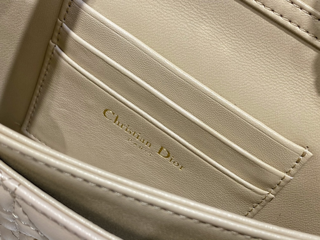 MISS DIOR Mini Handbag Beige Cannage Woven Pattern Lambskin S0980ONMJ-M116 21 x 11.5 x 4.5 cm