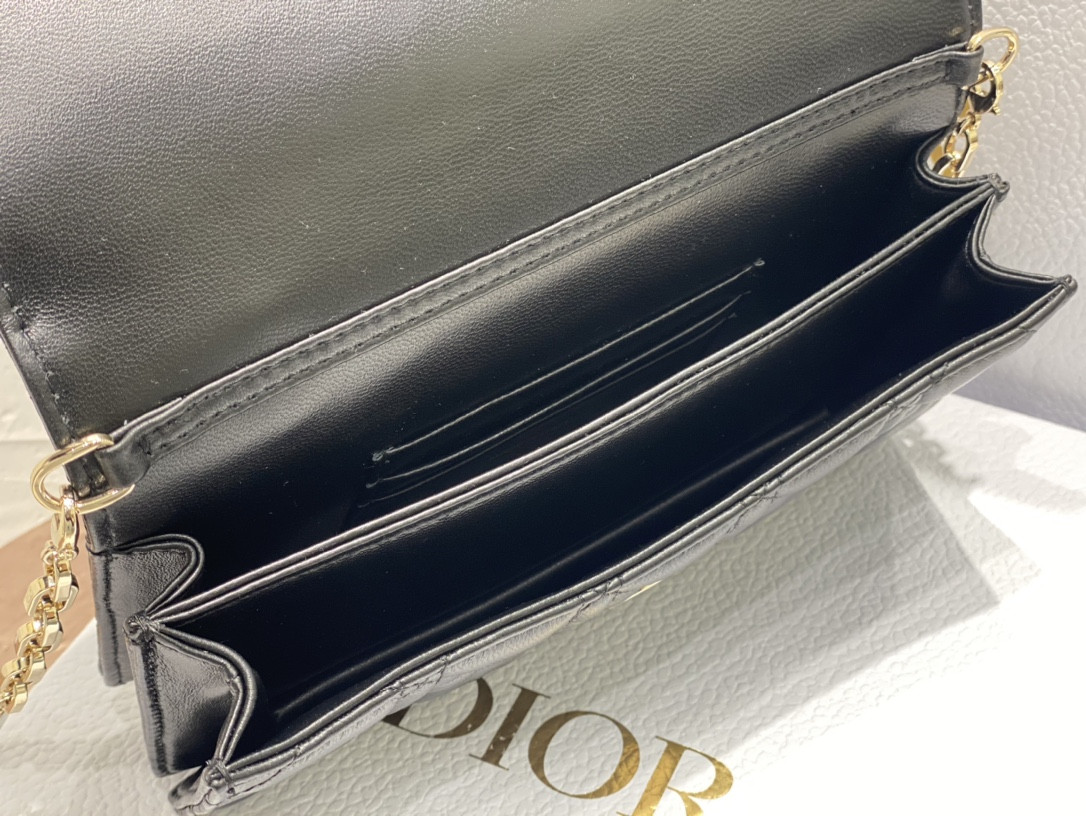 MISS DIOR MINI BAG Black Cannage Lambskin S0980ONMJ_M900 21 x 11.5 x 4.5 cm