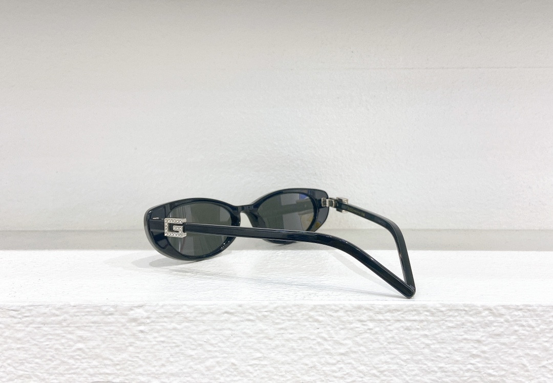Gucci Glasses GG 1680S 52-17-140