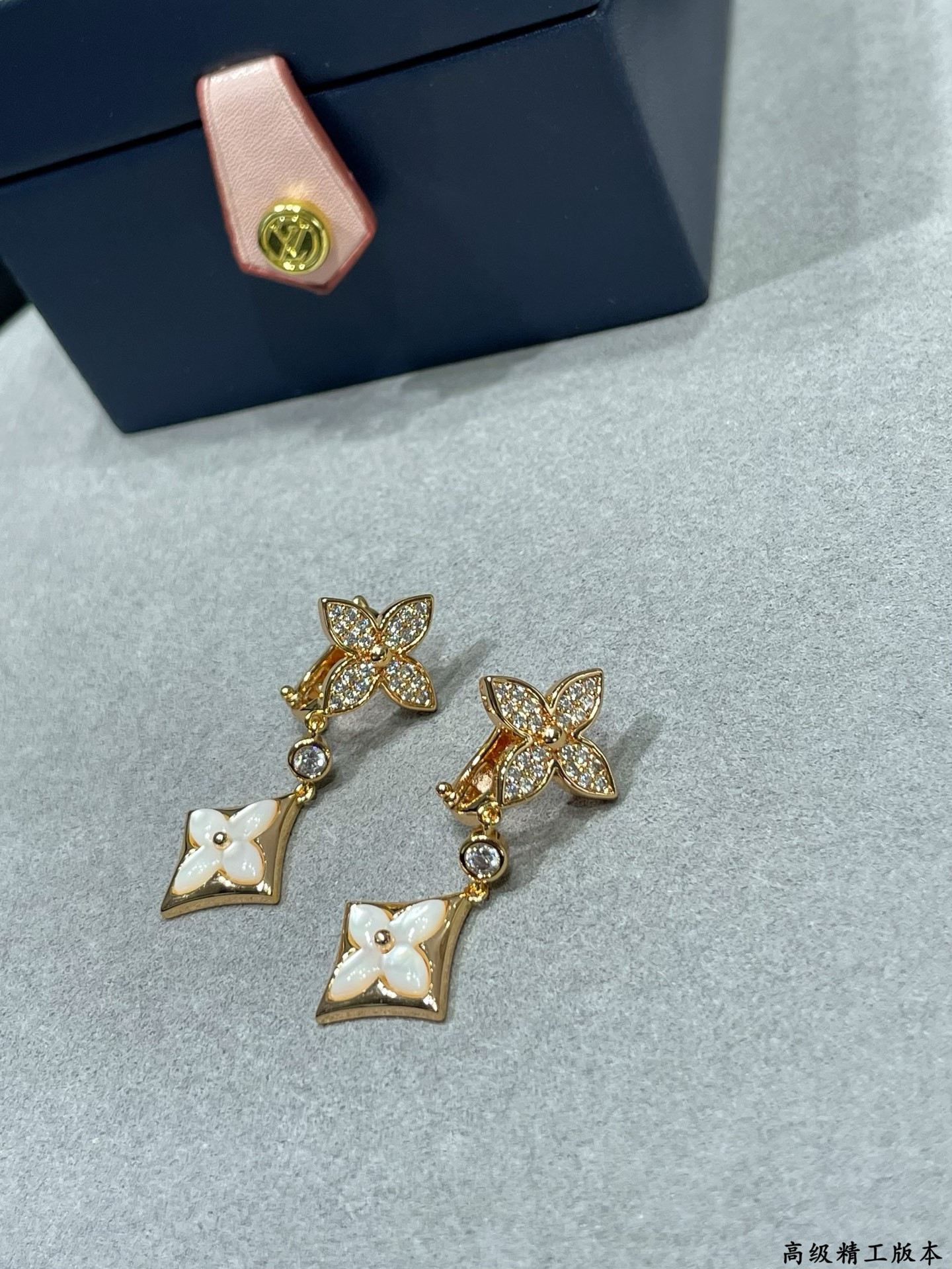 LV Two flower diamond white shell Earrings