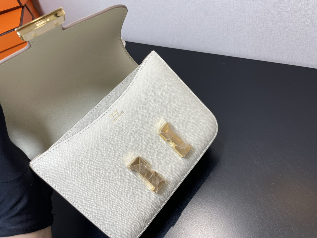 Hermes Constance 24 White Epsom leather gold hardware 9.4"x5.9"x3"