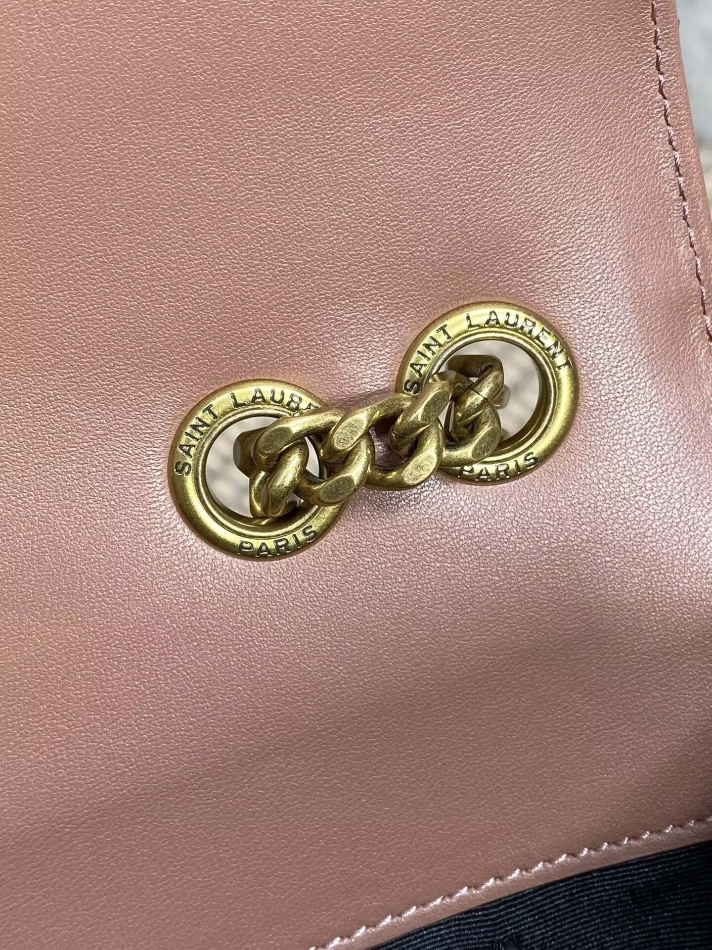 YSL LOULOU Small IN MATELASSÉ LAMBSKIN 24x14x6cm