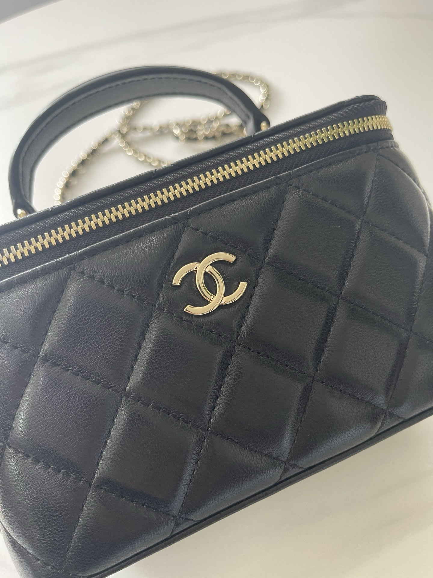 CHANEL with chain 16X9.5X8cm