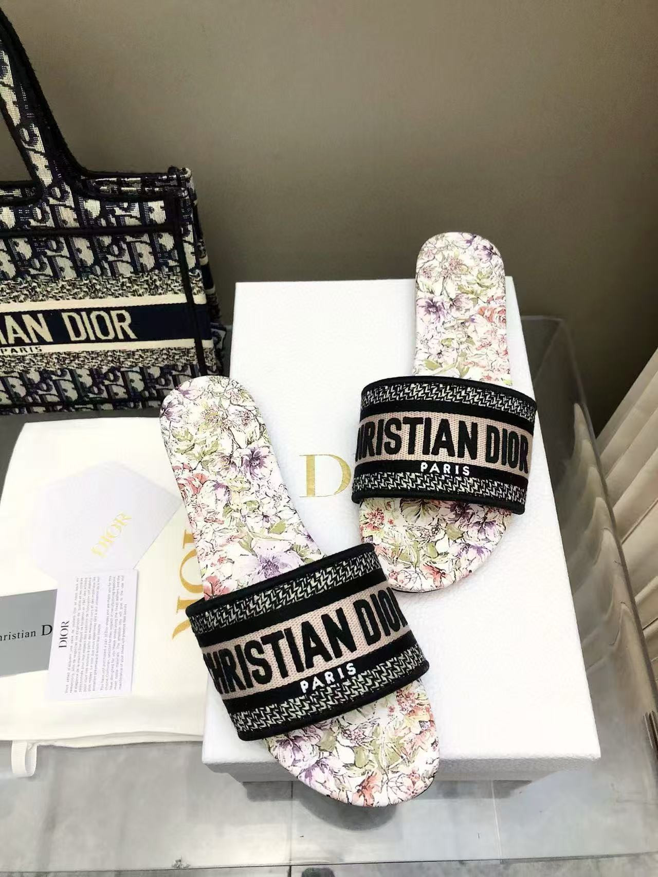 UA Dior Dway Slide