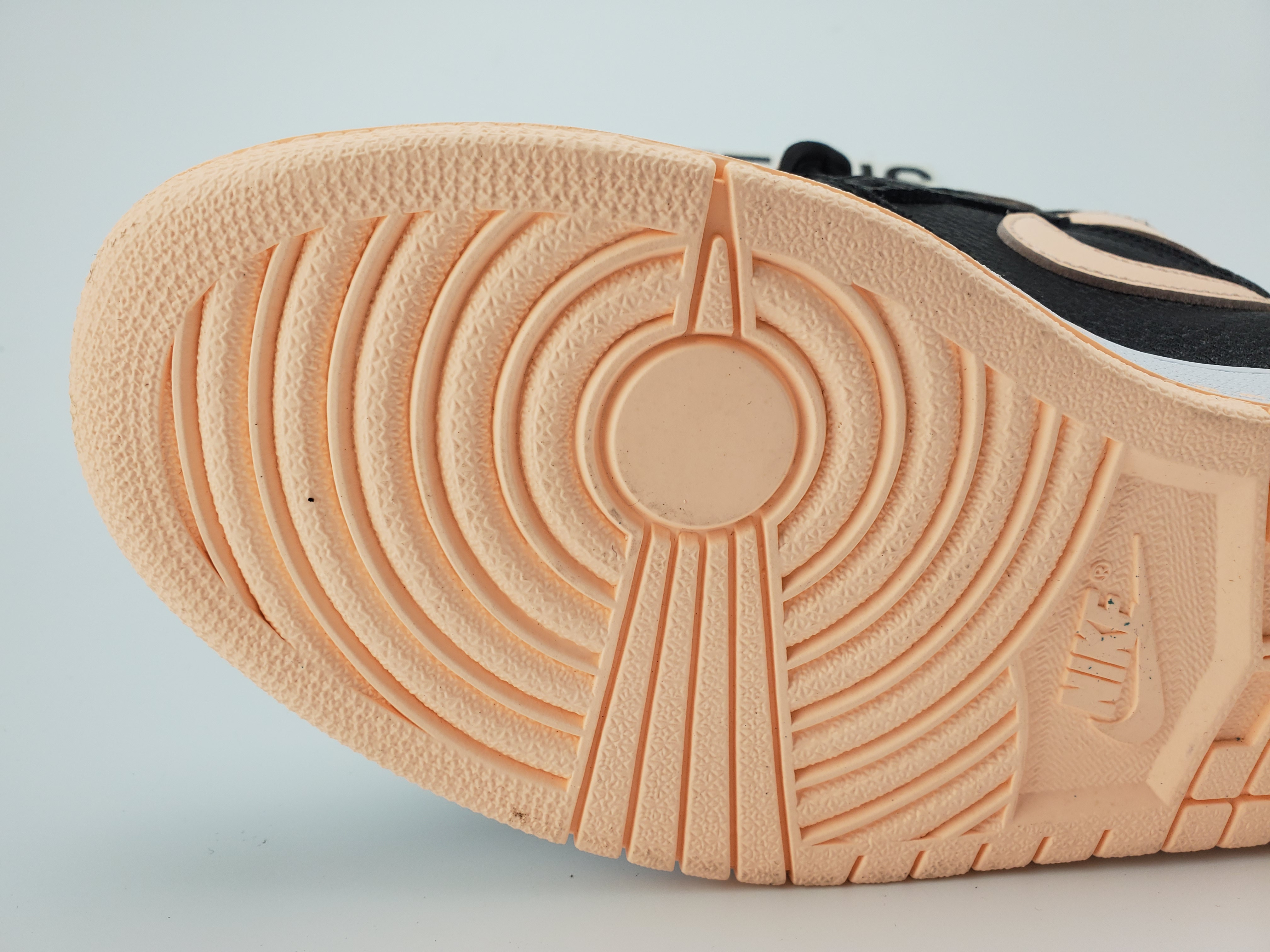 Jordan 1 Retro High Black Crimson Tint