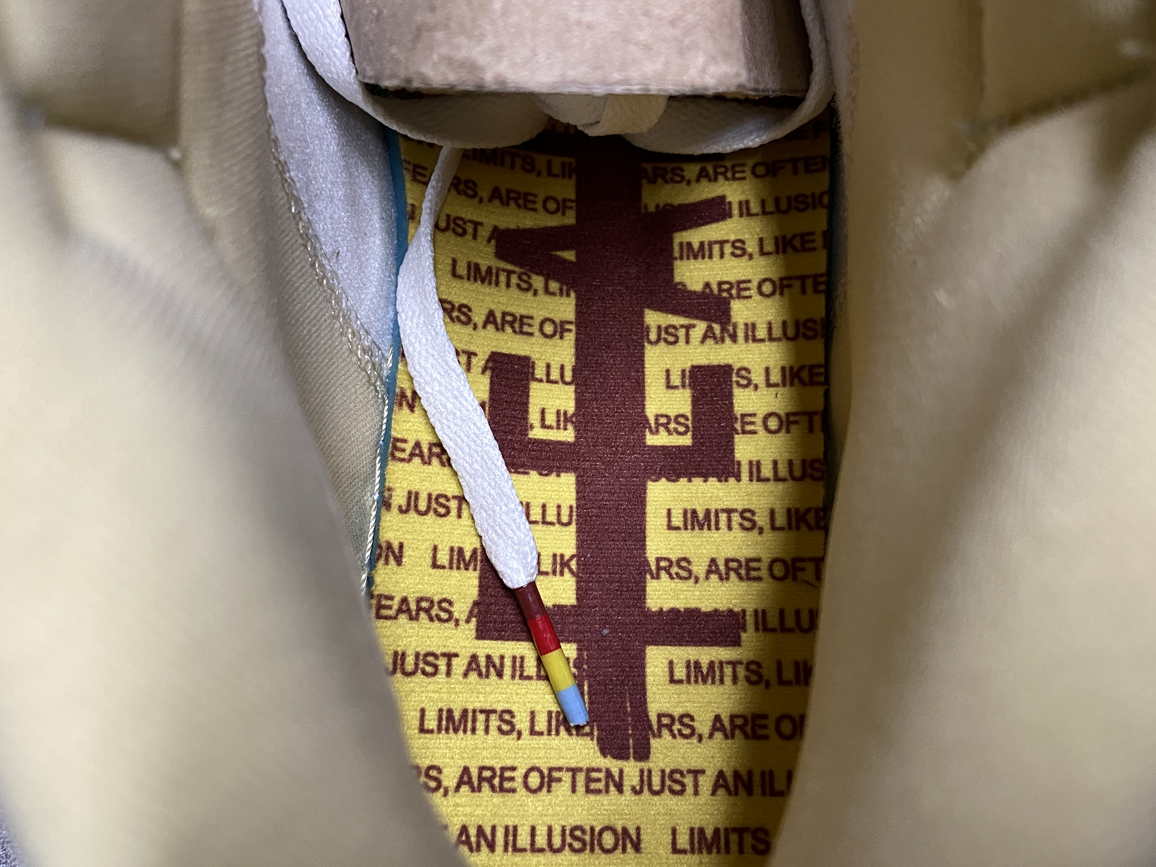 Air Jordan 1 Mid SE Fearless Maison Chateau Rouge