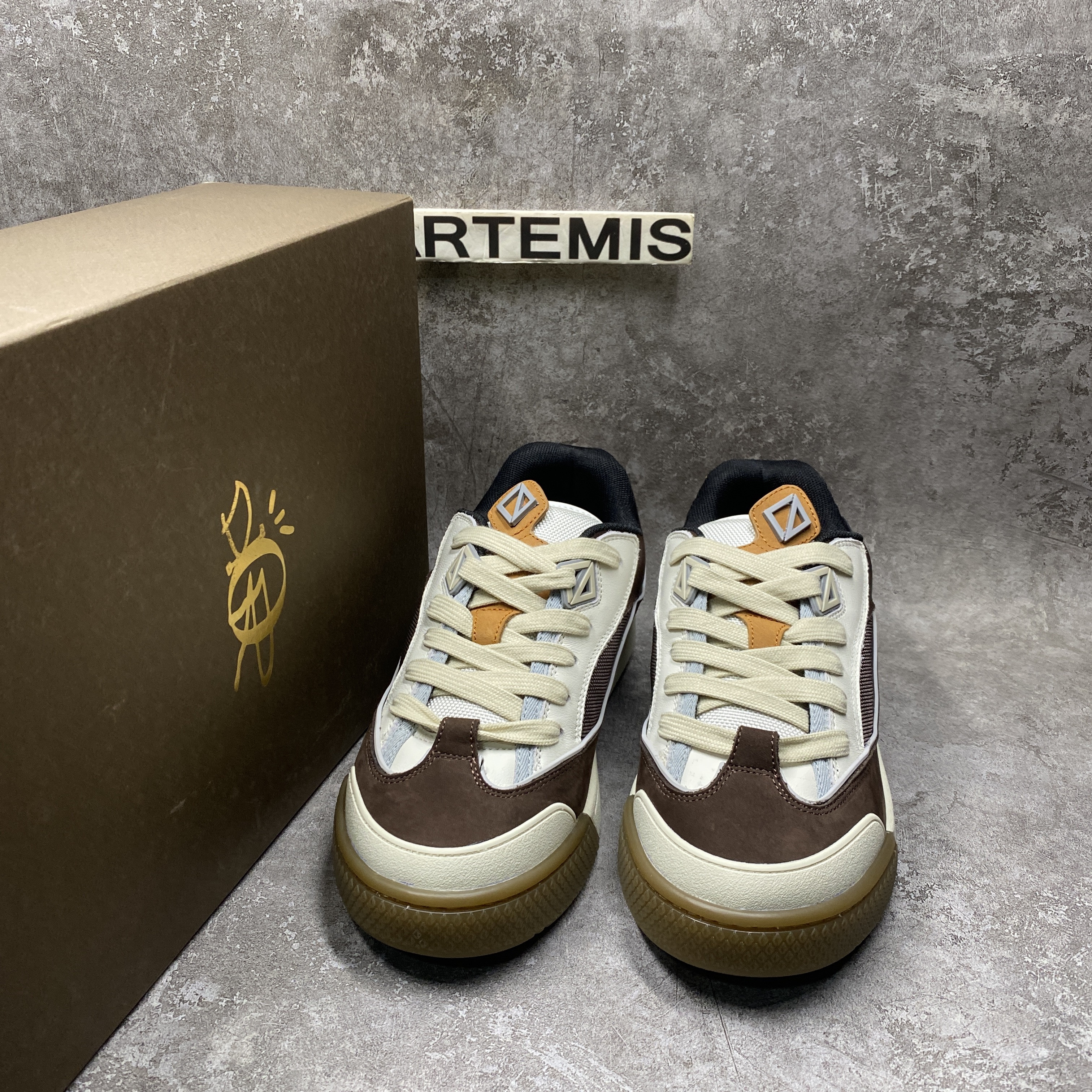 Dior B713 CACTUS JACK Mocha White