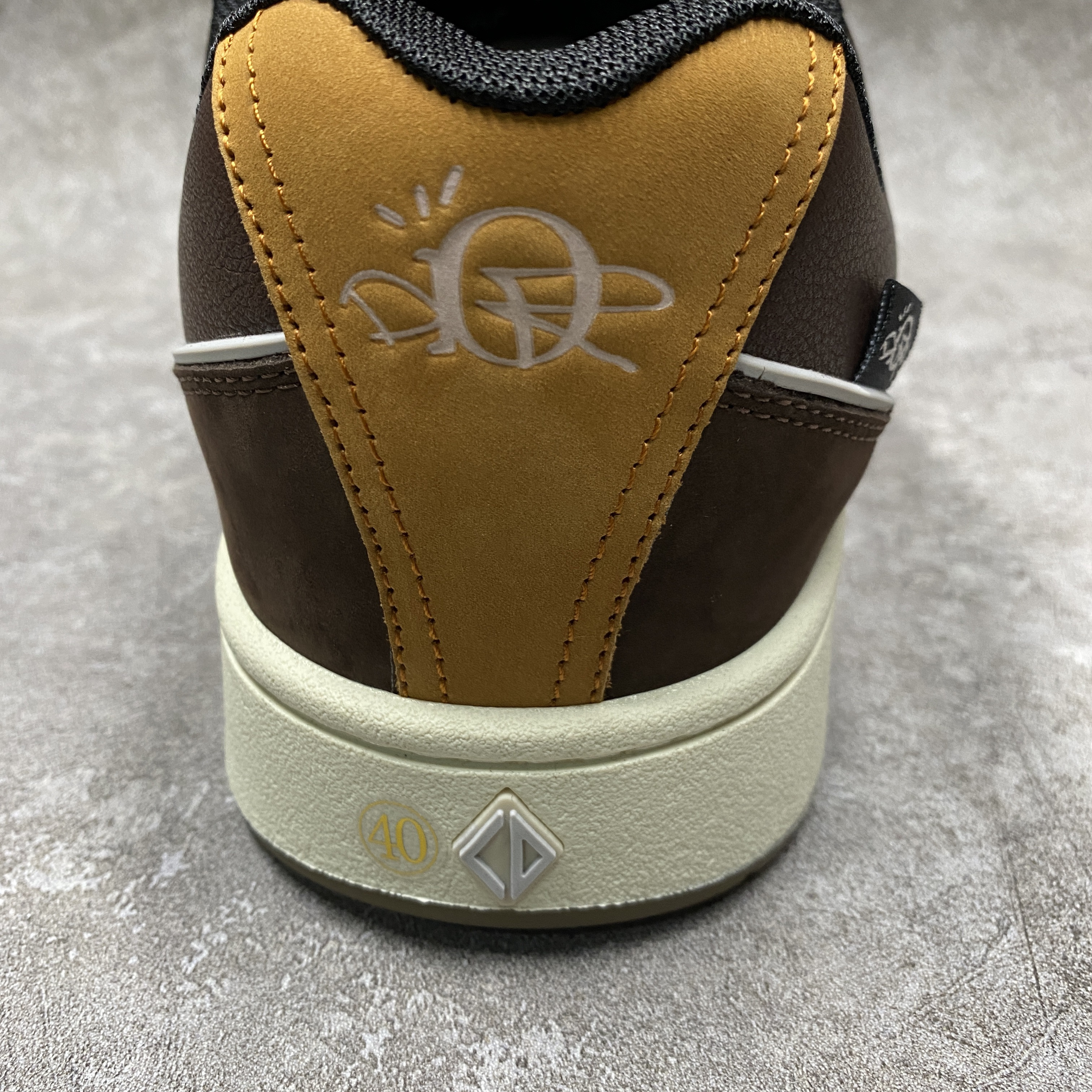 Dior B713 CACTUS JACK Mocha White