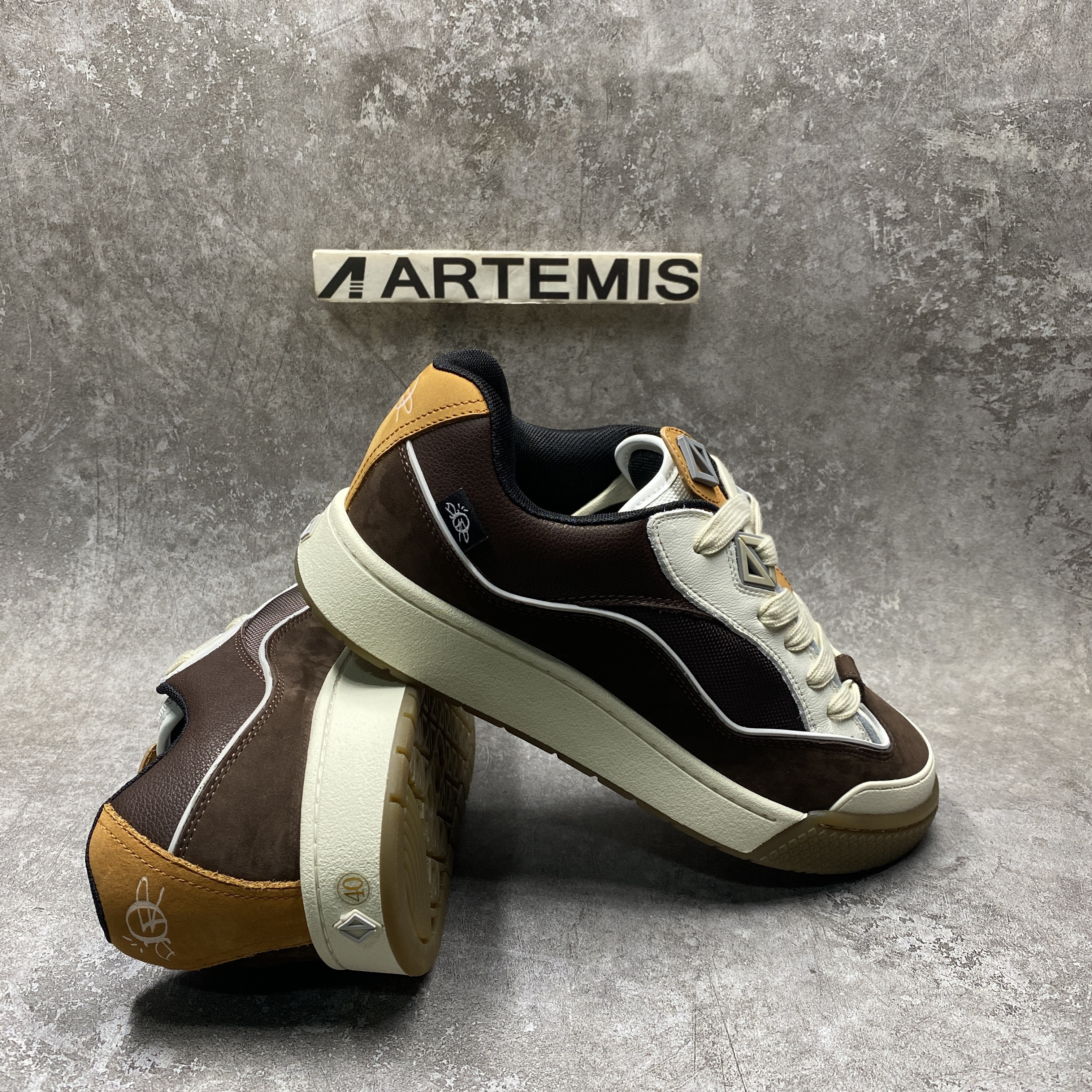 Dior B713 CACTUS JACK Mocha White