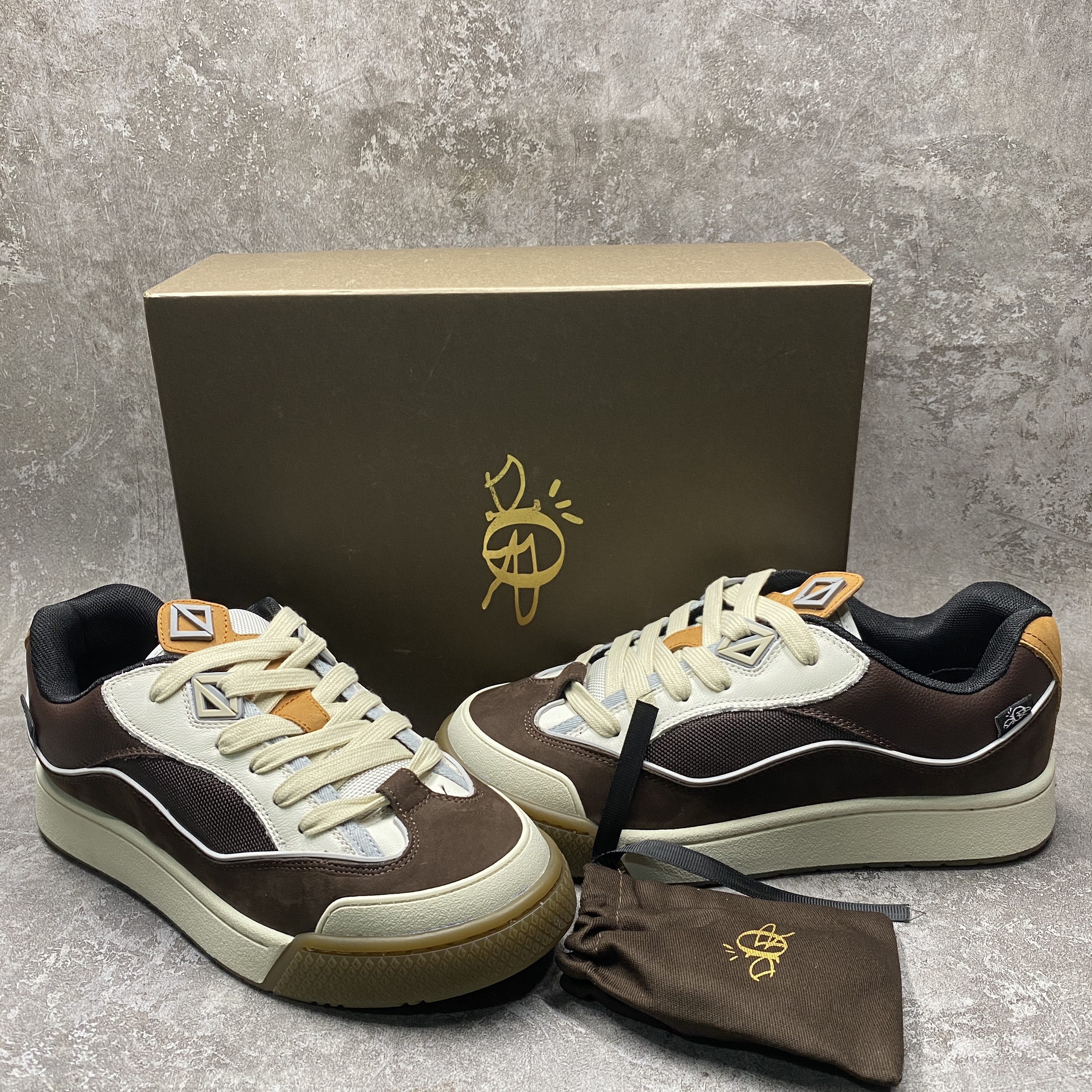 Dior B713 CACTUS JACK Mocha White
