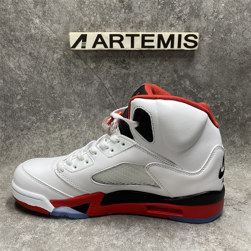 AIR JORDAN 5 RETRO