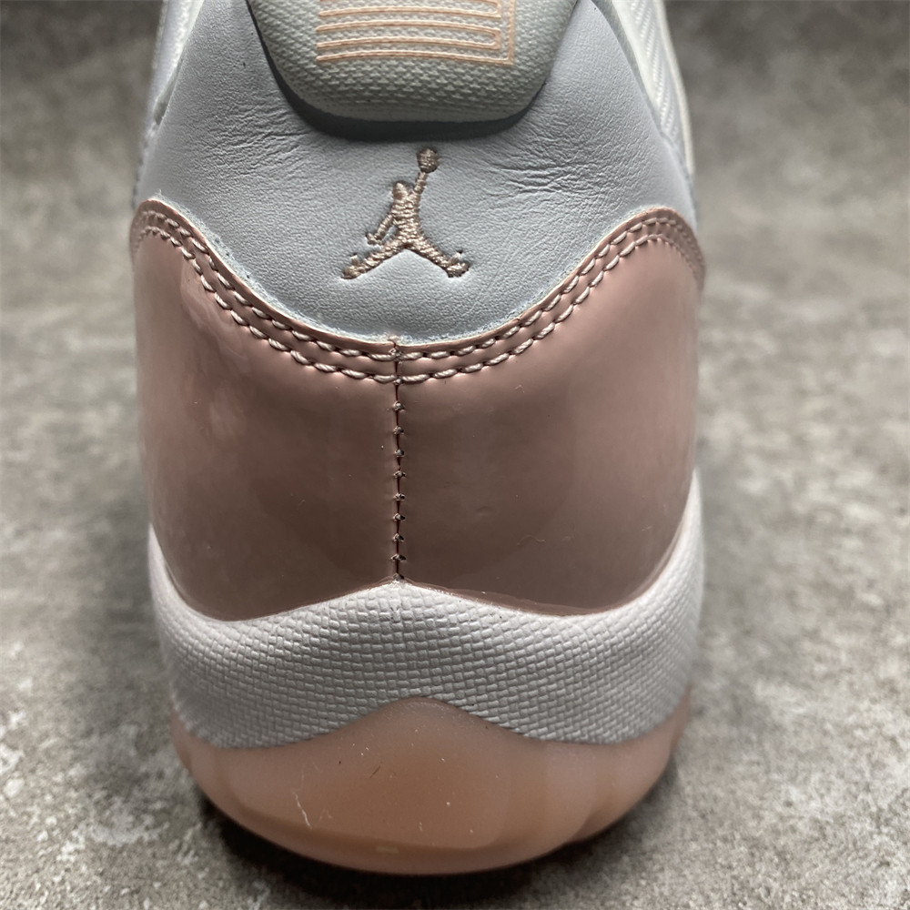 WMNS AIR JORDAN 11 RETRO LOW