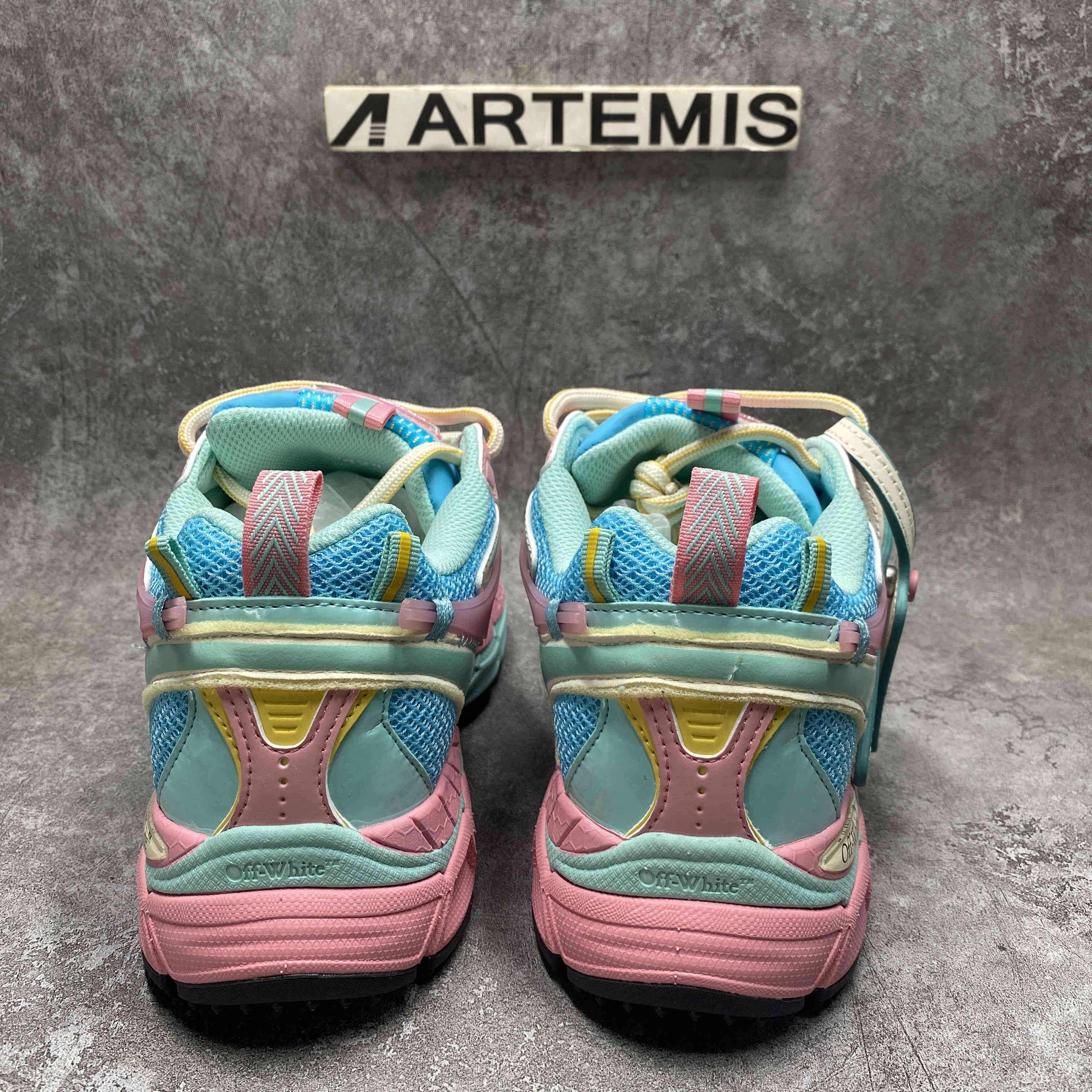 UA Off-White "BE RIGHT BACK"