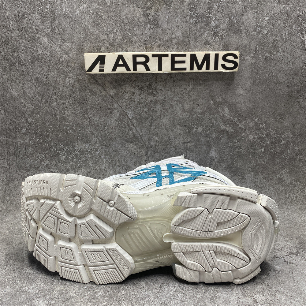 UA Runner Graffiti White Blue Runner Graffiti White Blue