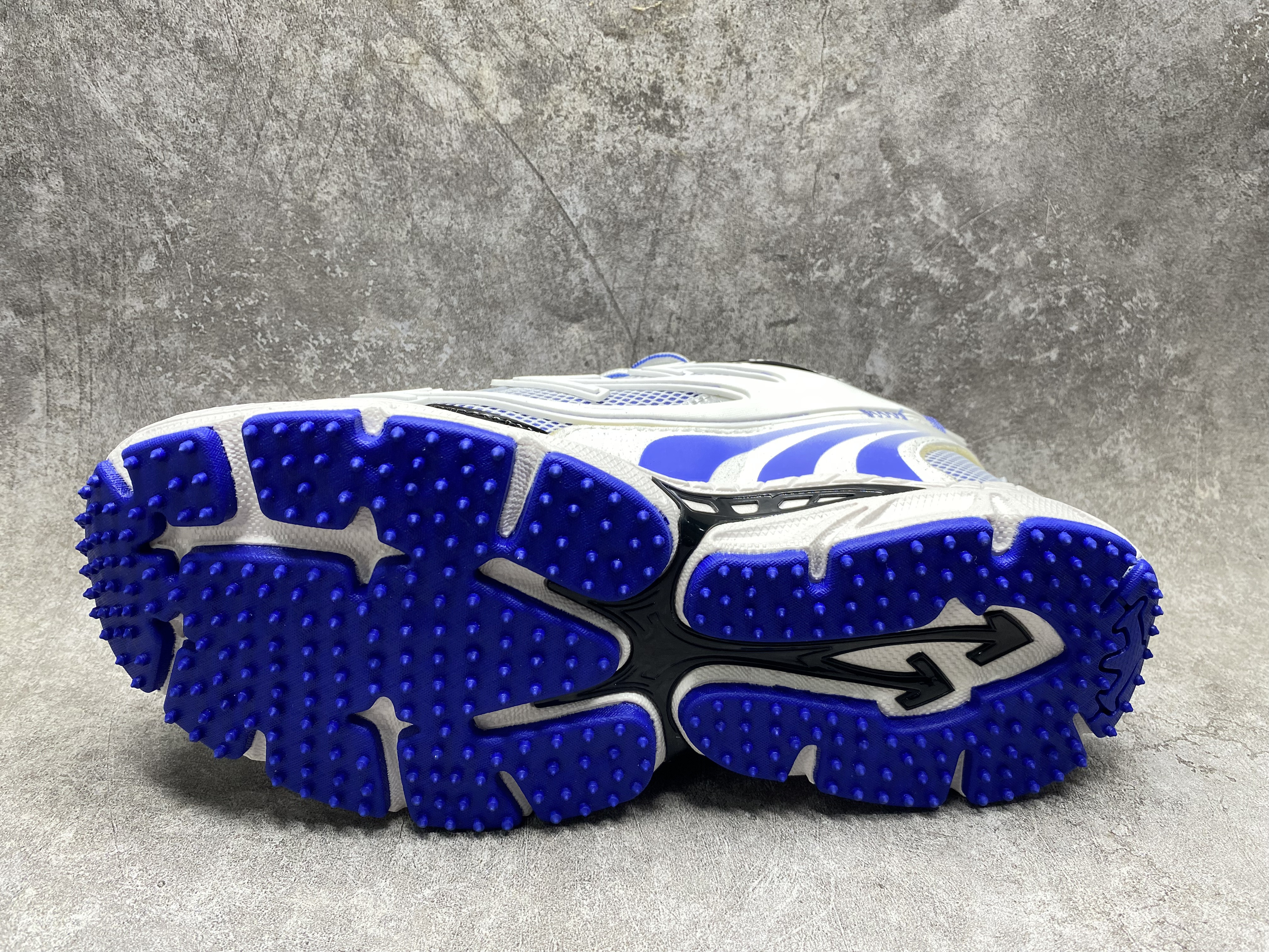 UA Off-White "BE RIGHT BACK"