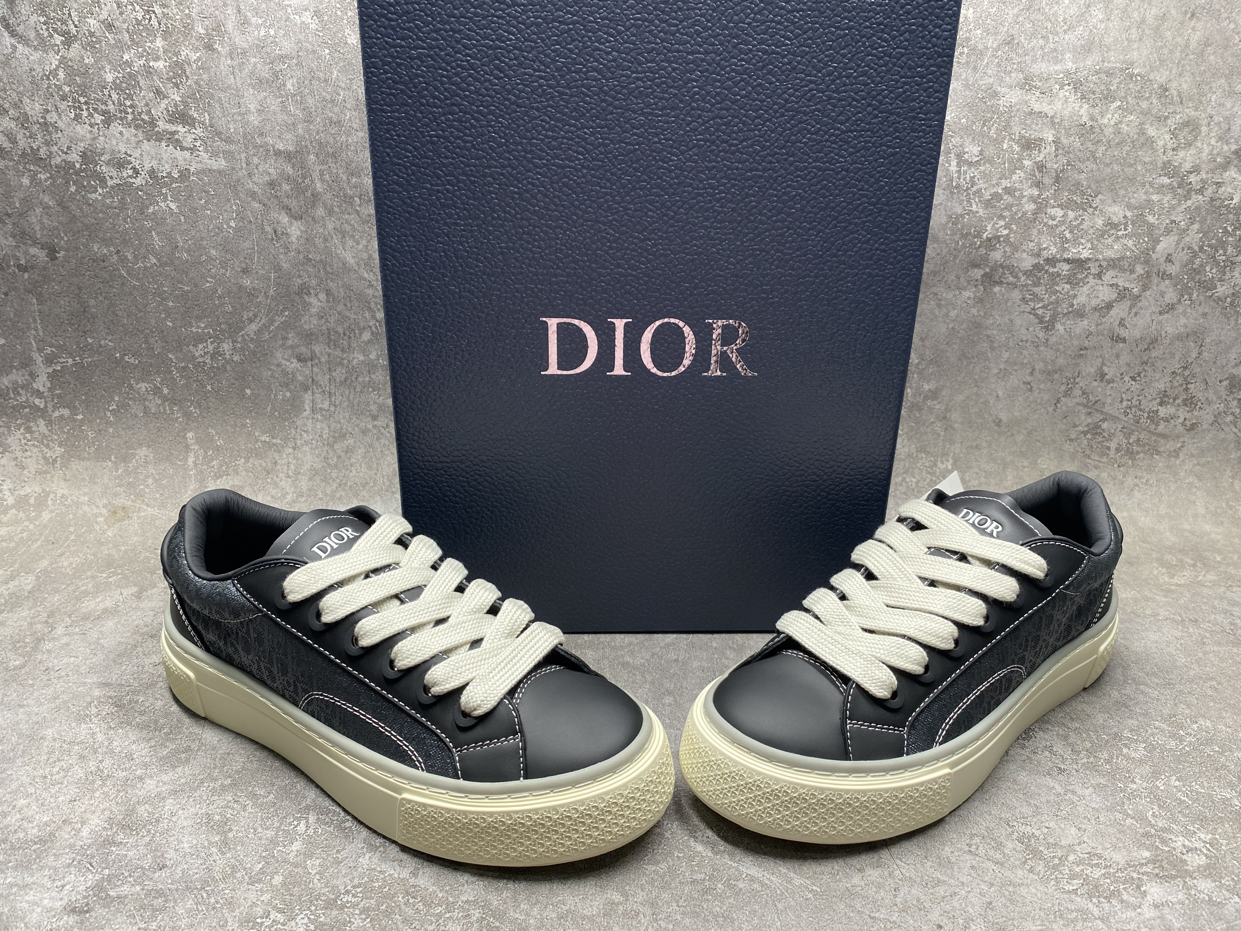 UA Dior B33 Sneaker