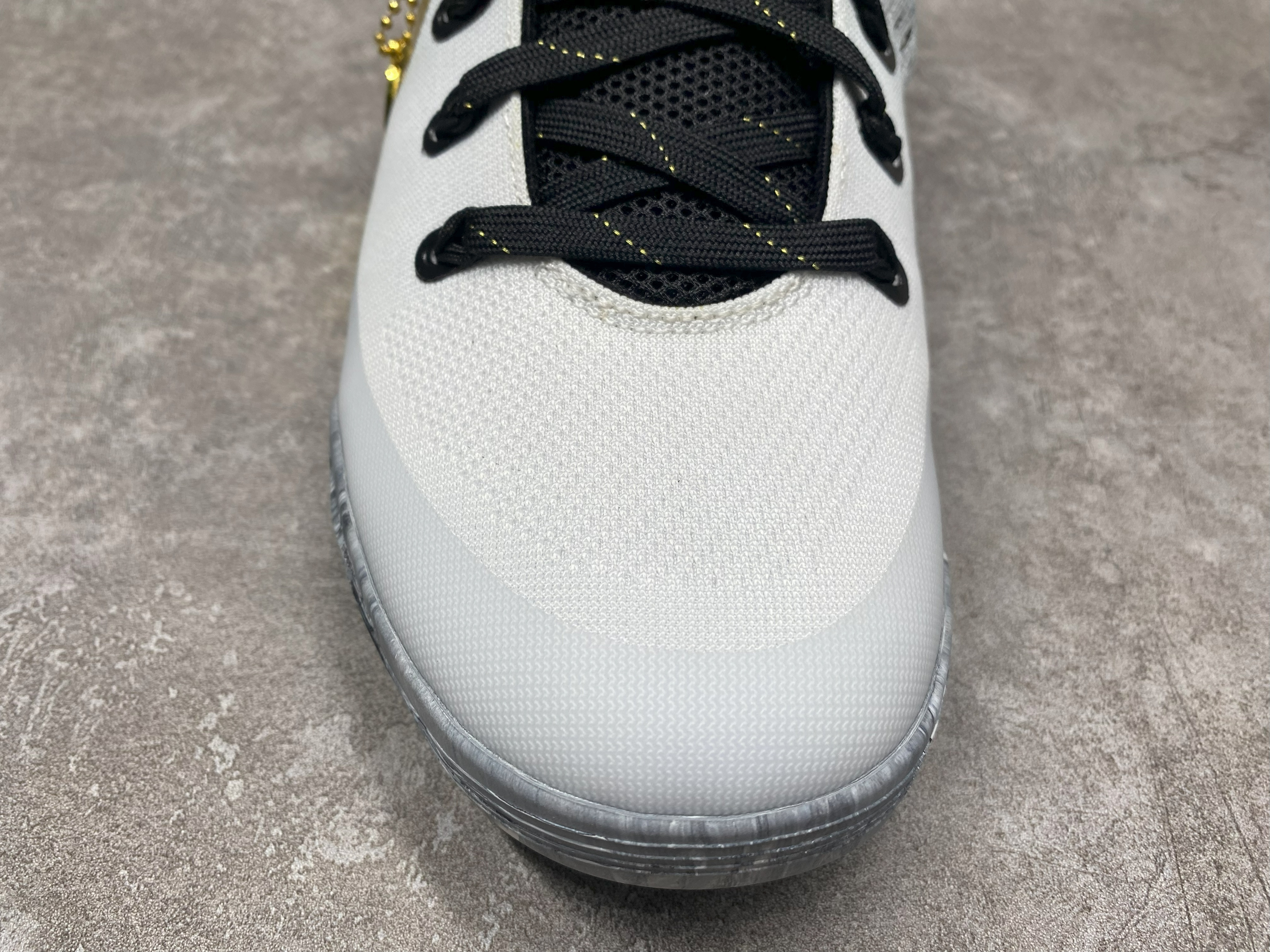 UA Nike Kobe 9 EM Low Protro