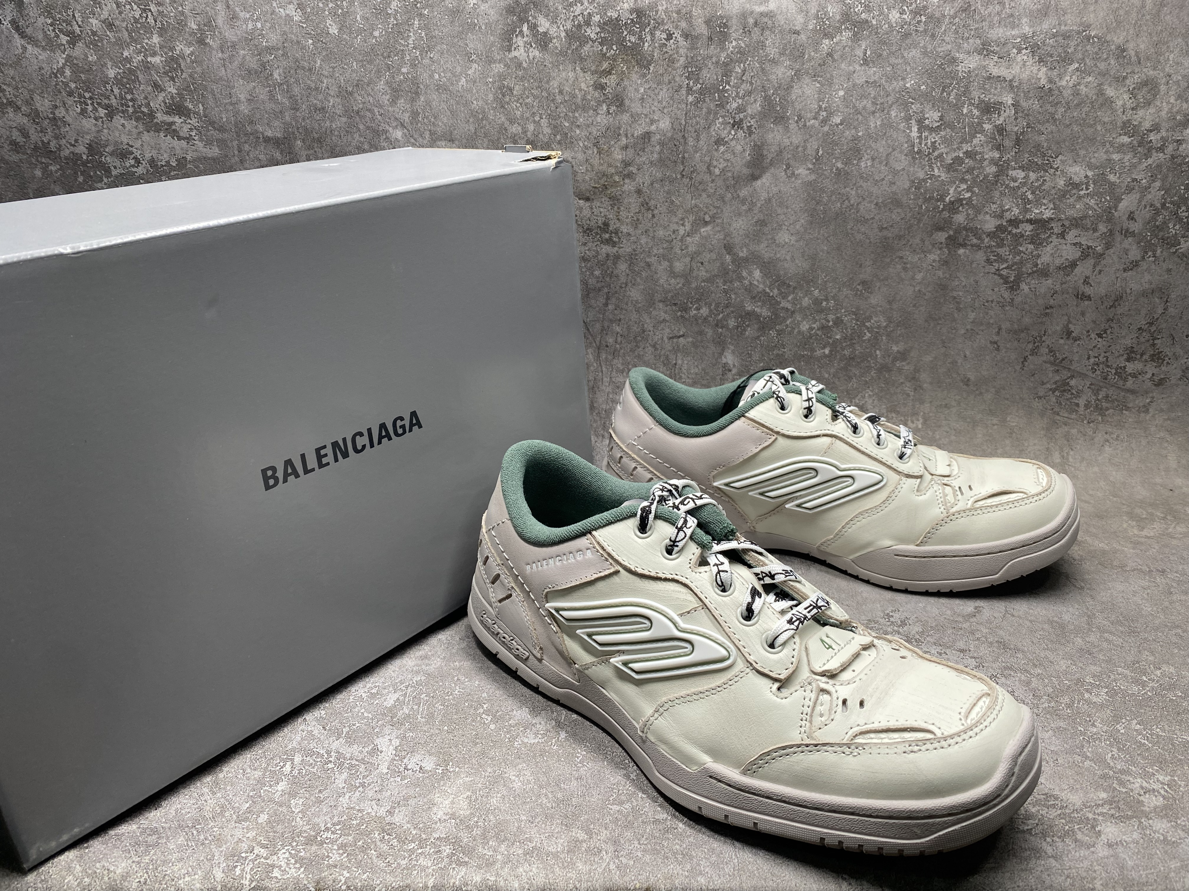 UA Balenciaga Hamptons Worn-out Sneaker (run one size large)