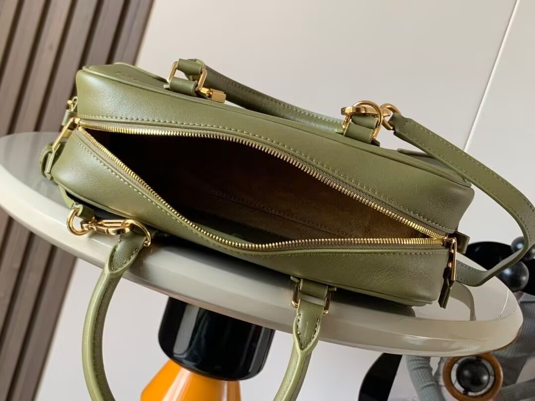 Loewe Amazona 23 Cropped bag in nappa calfskin 23x11x10cm