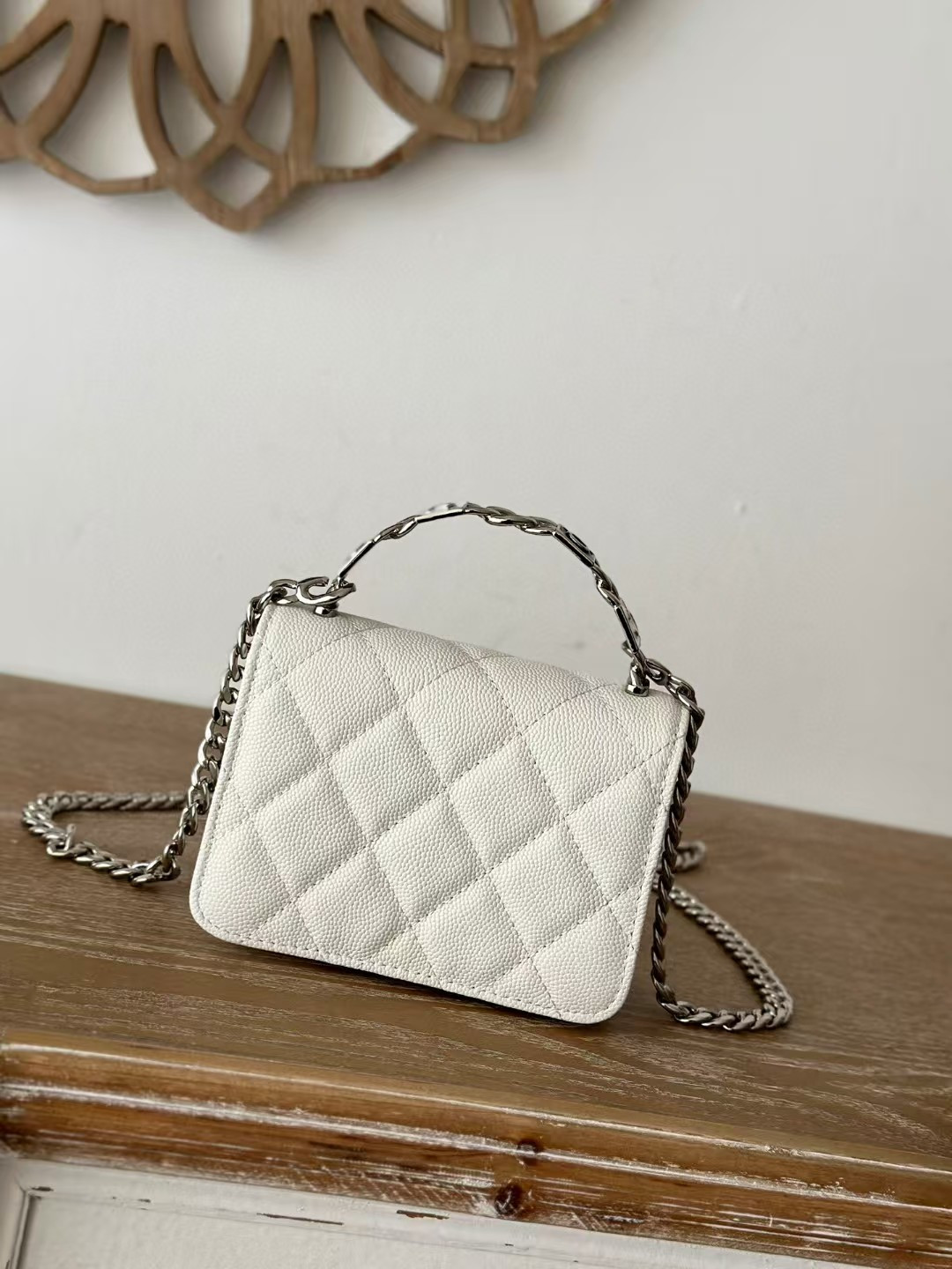 Chanel Coco Caviar Clutch With Chain White 11x8.5x7cm