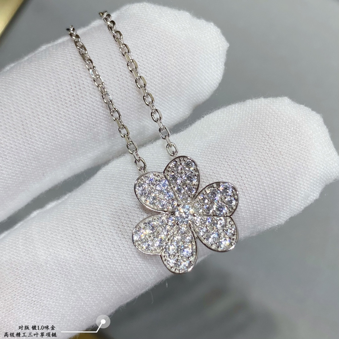 Van Cleef & Arpels Full diamond clover Necklace